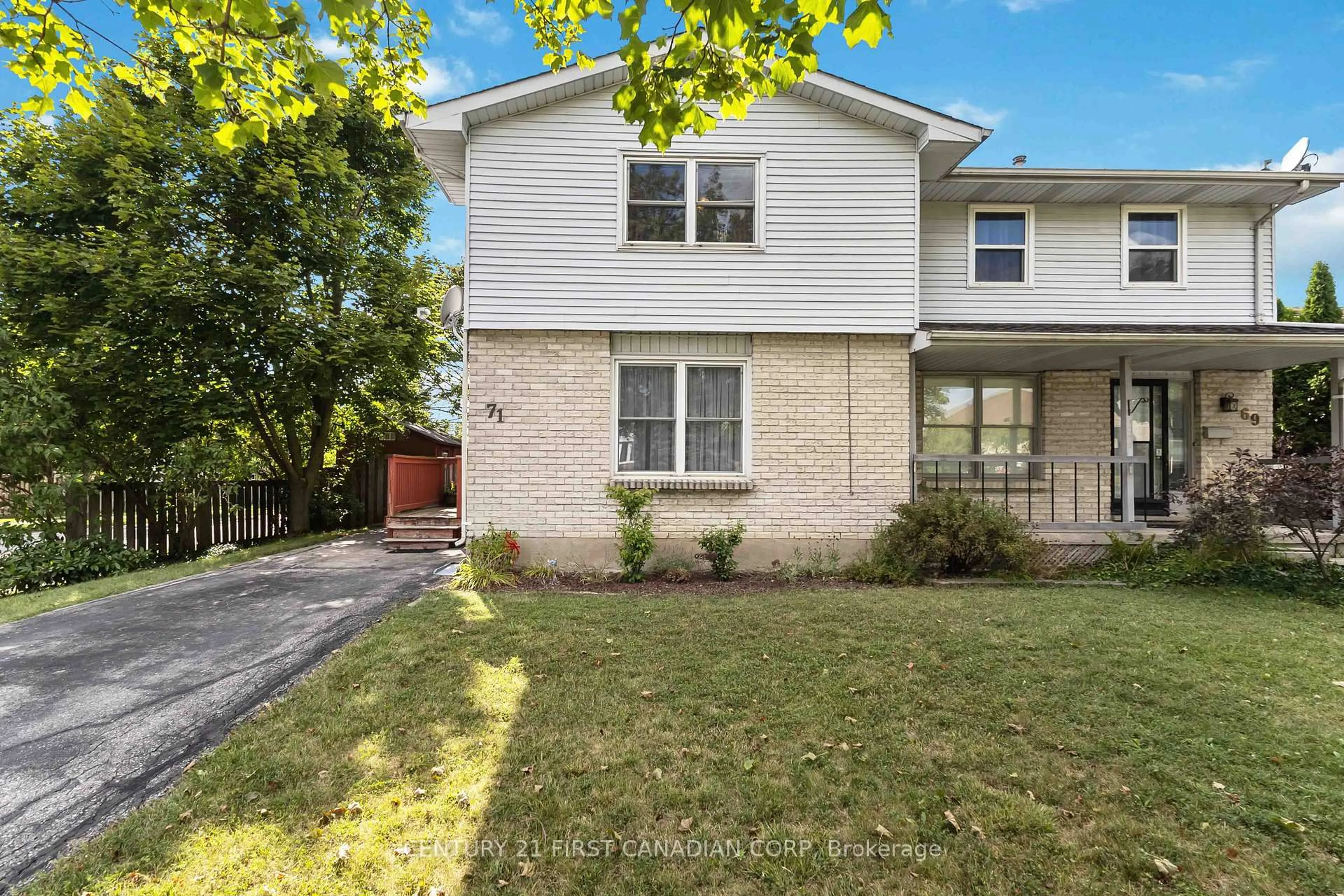 Home with brick exterior material, street for 71 GOLFDALE Cres, London South Ontario N6C 5P3
