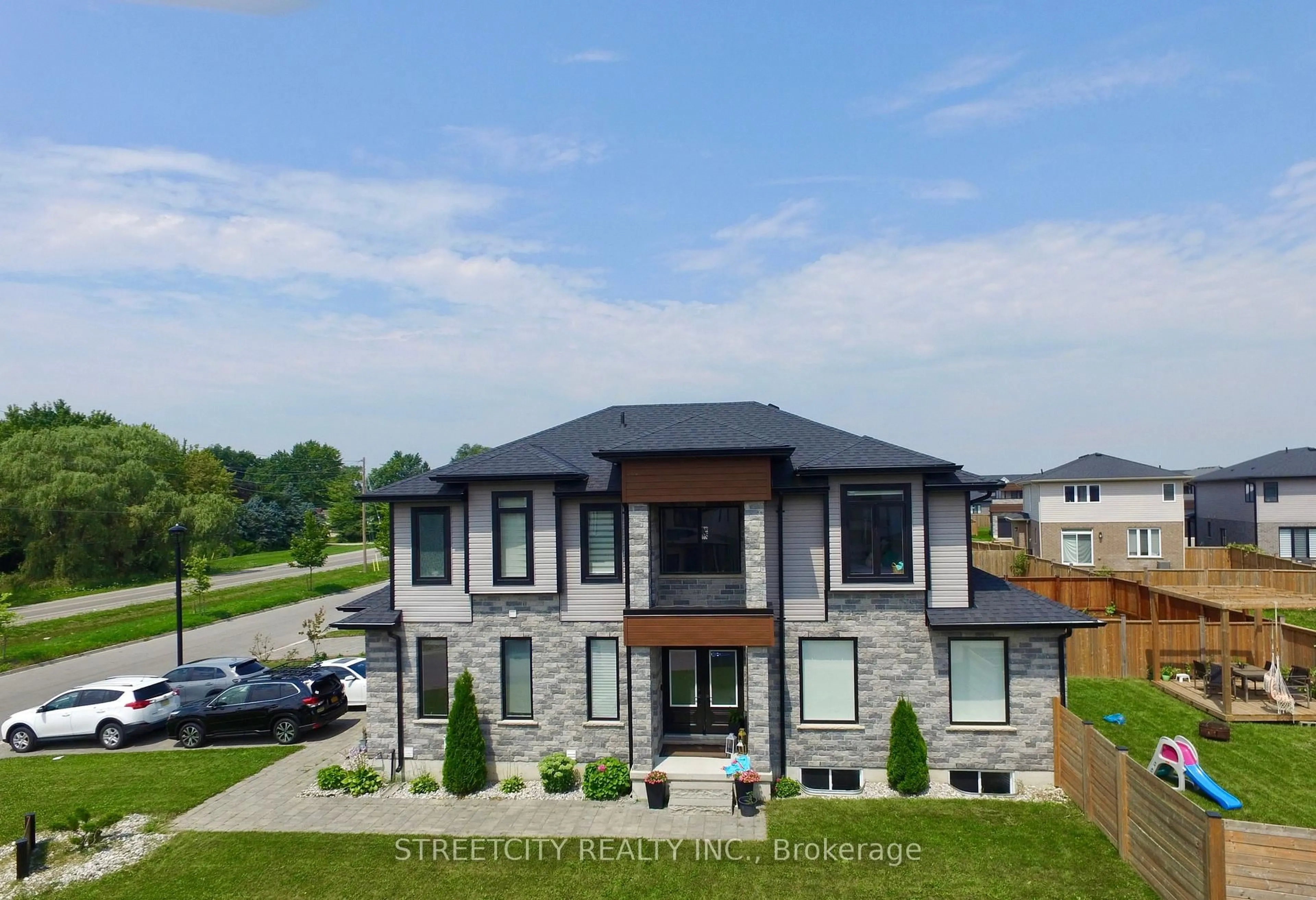 Home with brick exterior material, unknown for 1616 Henrica Ave, London North Ontario N6G 0Y1