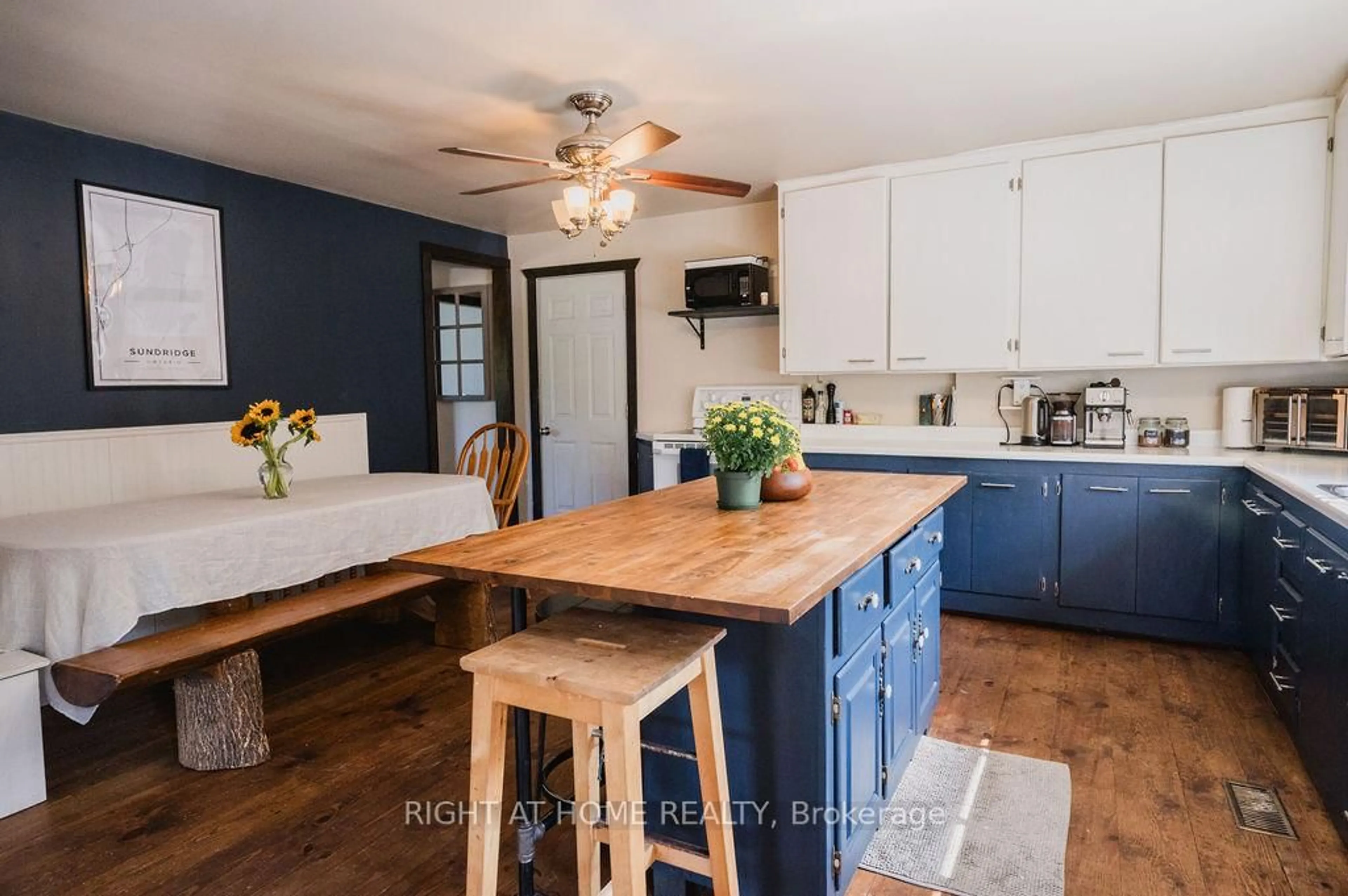 Open concept kitchen, unknown for 47 Peacock Rd, Strong Ontario P0A 1Z0