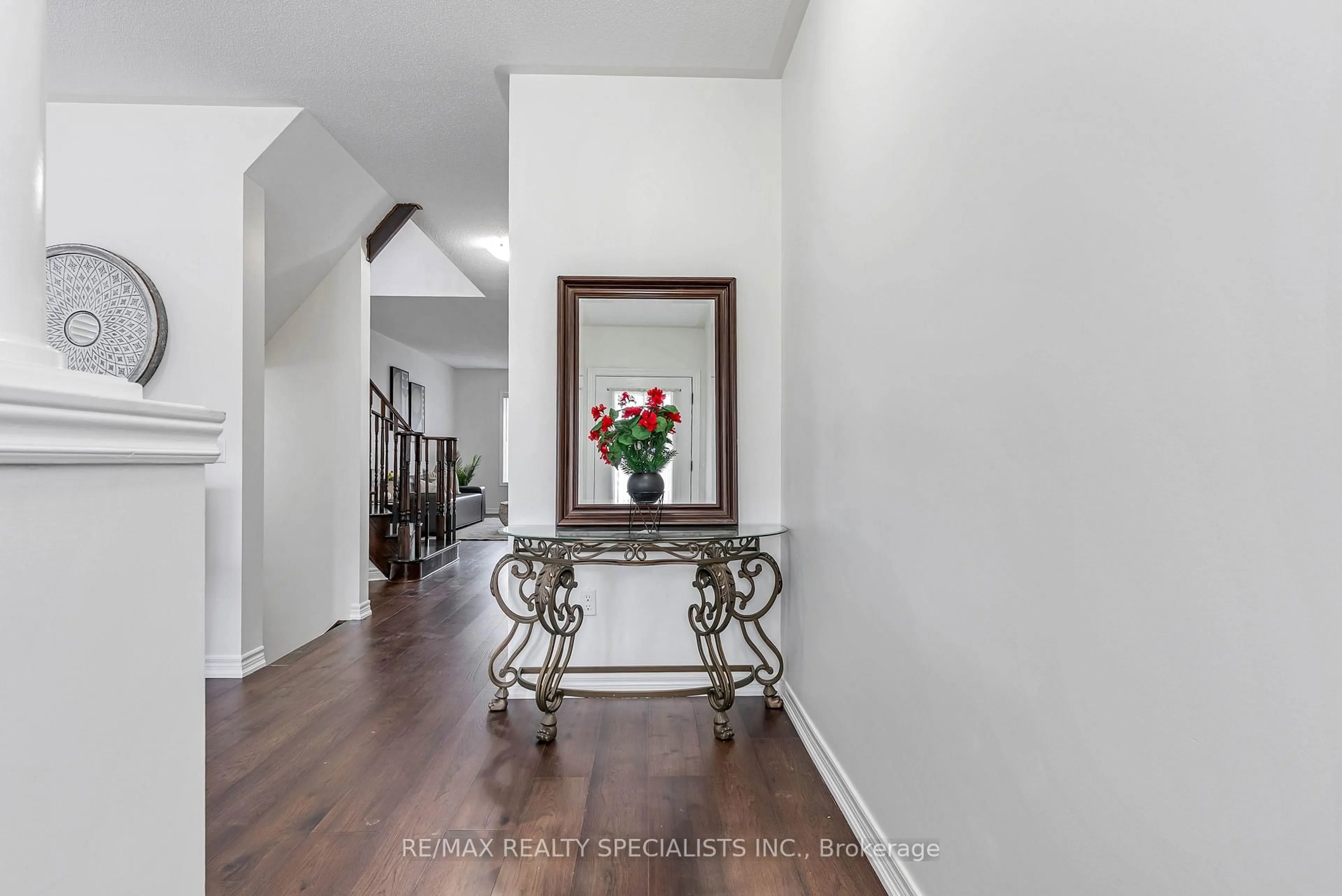 Indoor entryway for 19 White Ash Rd, Thorold Ontario L2V 5G5