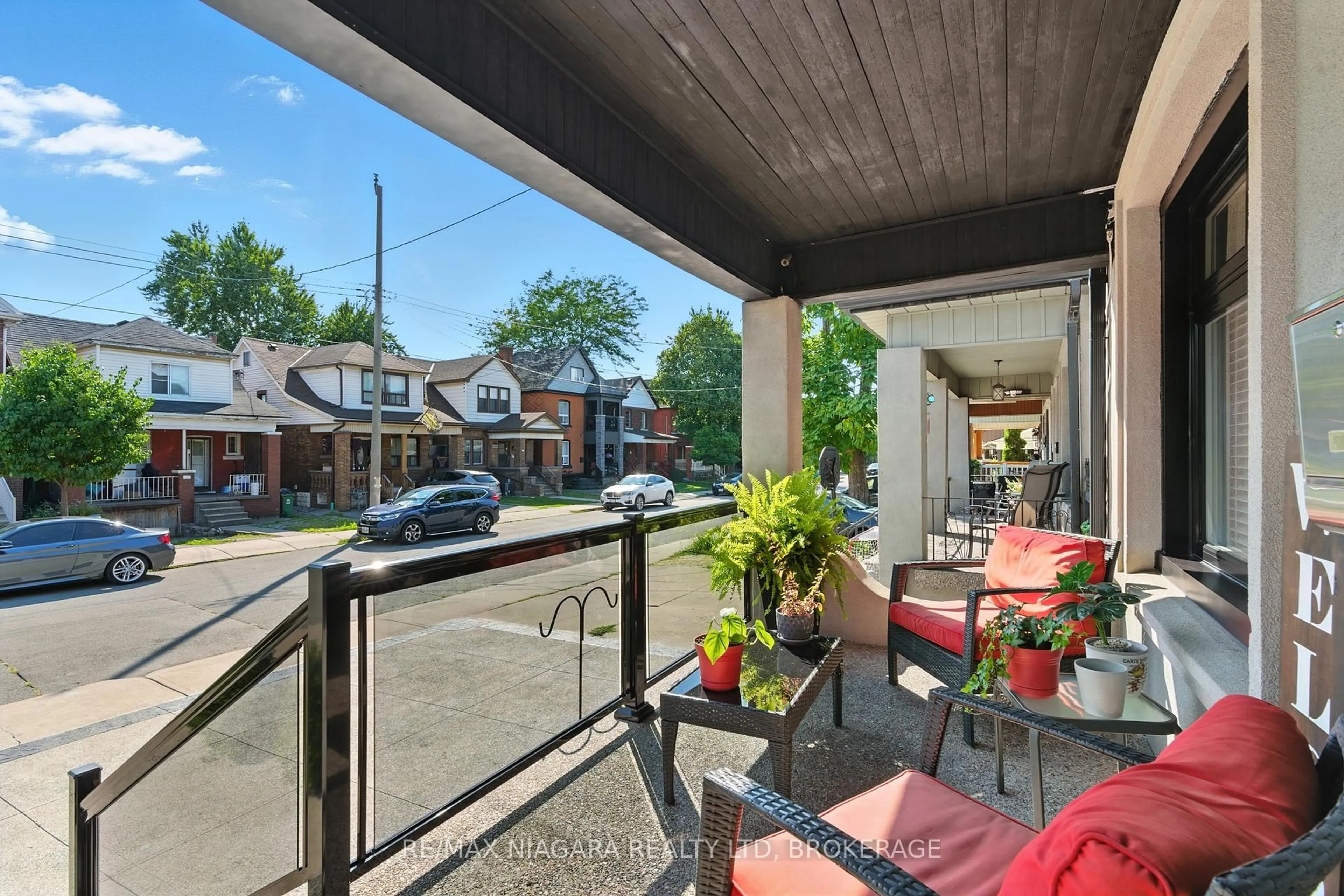 Patio, street for 107 Beechwood Ave, Hamilton Ontario L8L 2S7