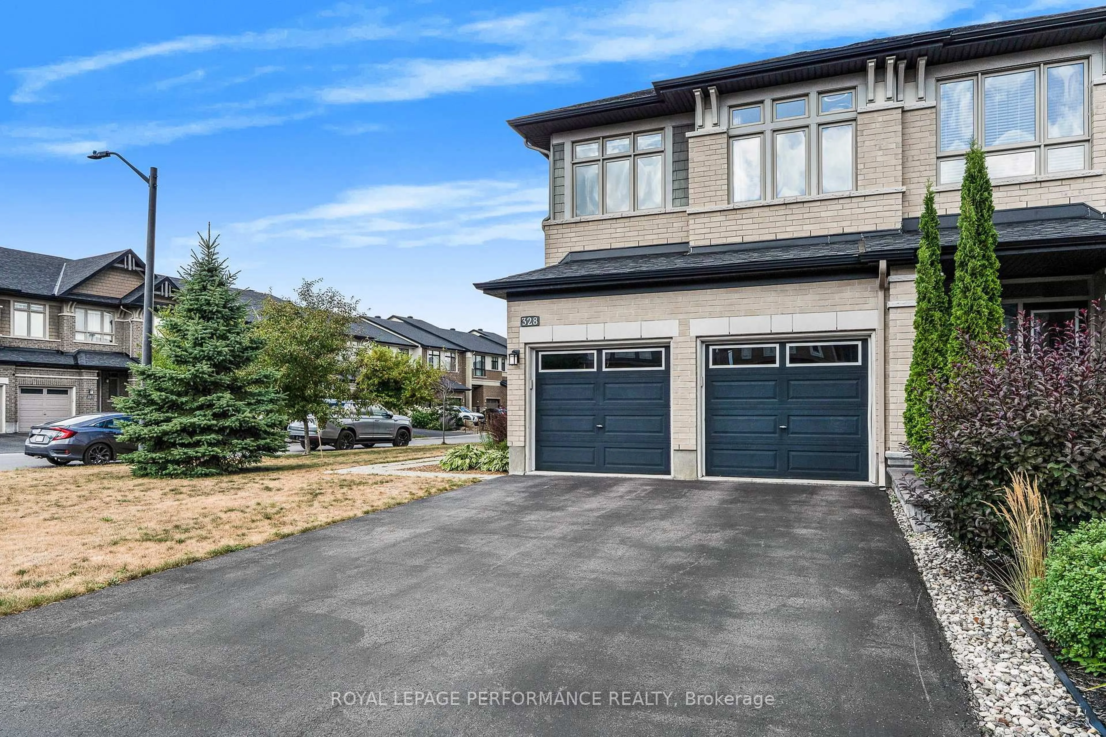 Unknown for 328 Ballinville Circ, Ottawa Ontario K4M 0C4