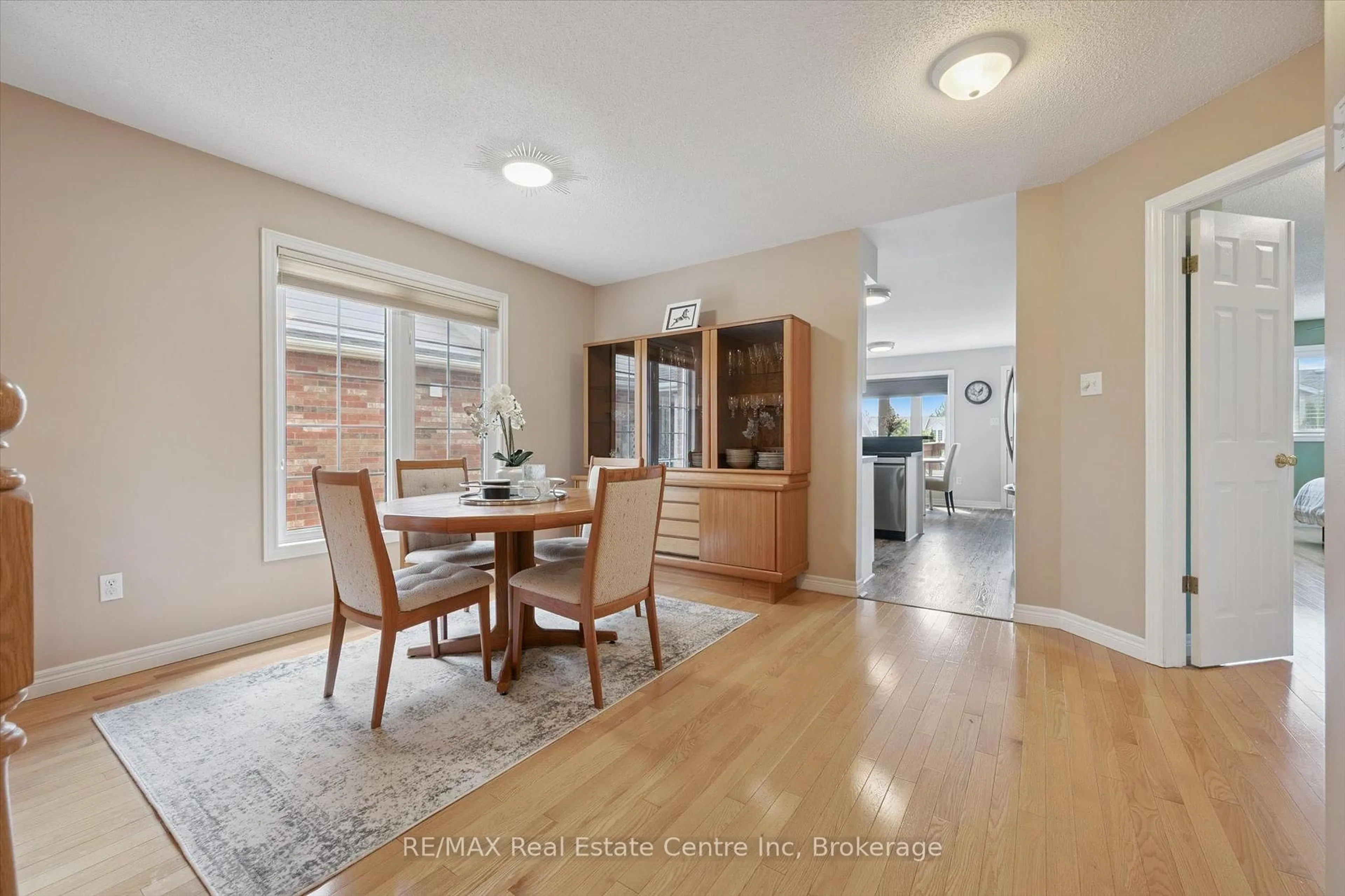 Open concept kitchen, unknown for 98 SCHRODER Cres, Guelph Ontario N1E 7B4