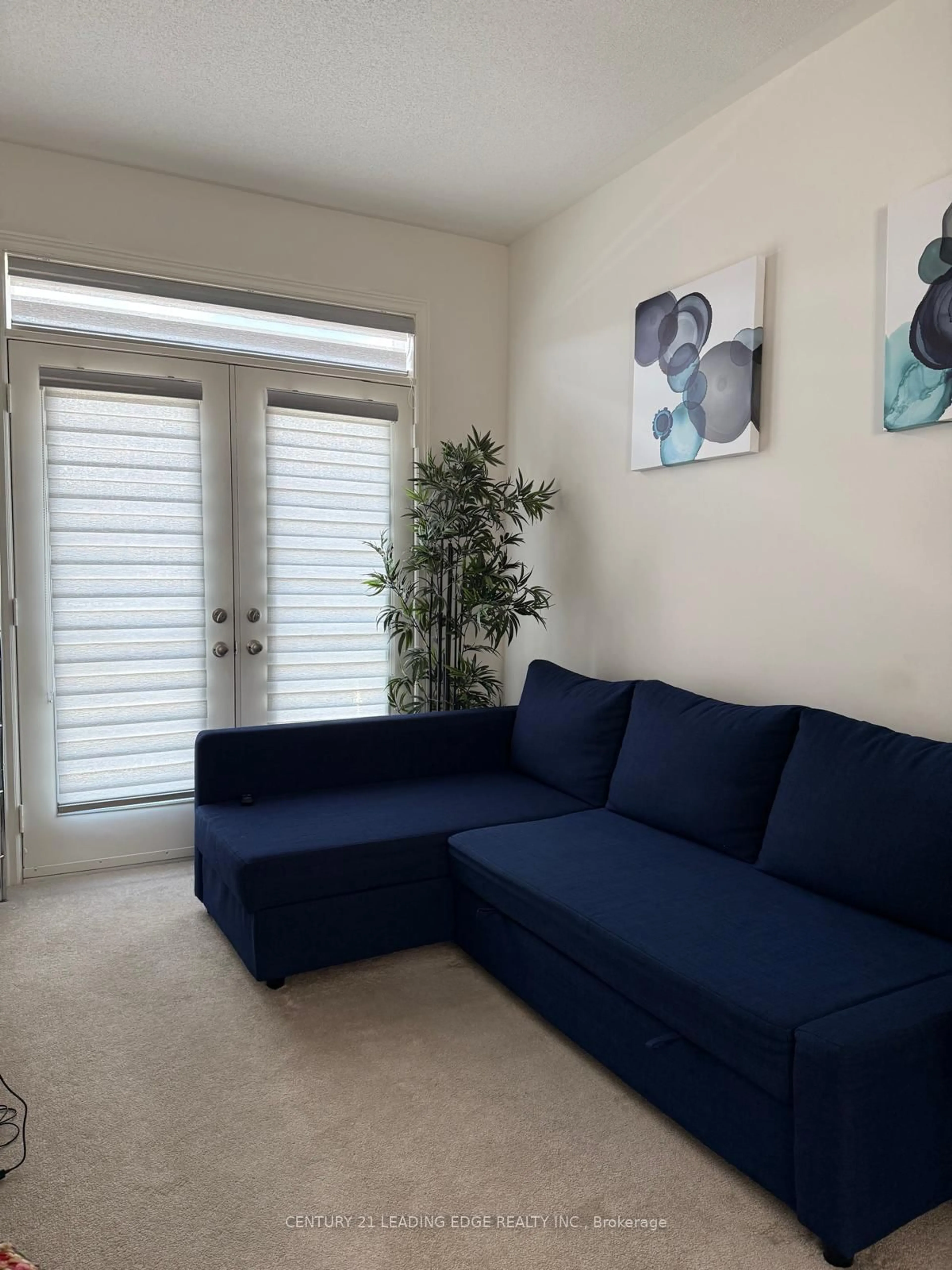 Living room with furniture, unknown for 28 Great Falls Blvd, Hamilton Ontario L8B 1X8