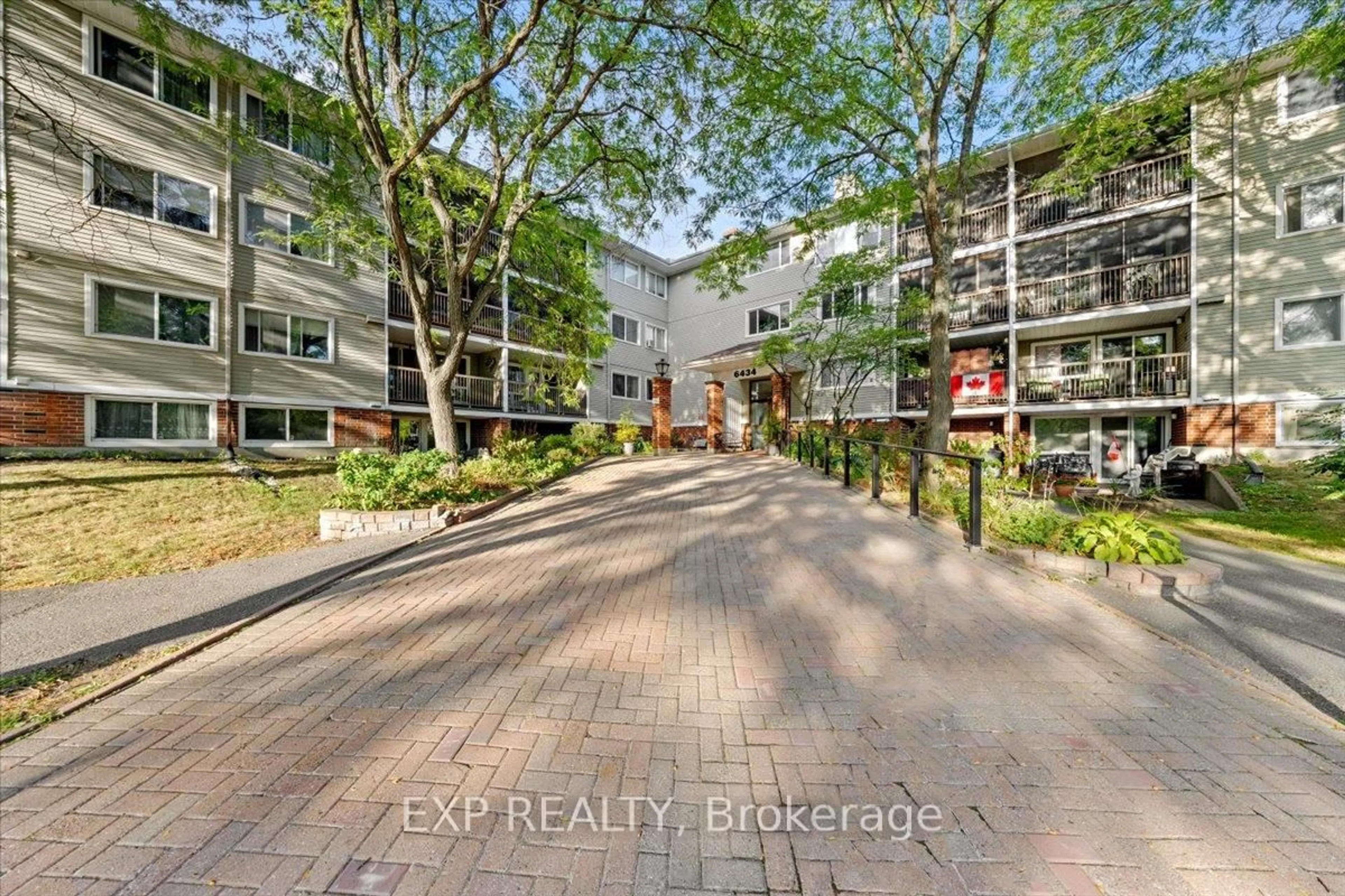 Indoor entryway for 6434 Bilberry Dr #316, Ottawa Ontario K1C 4P5