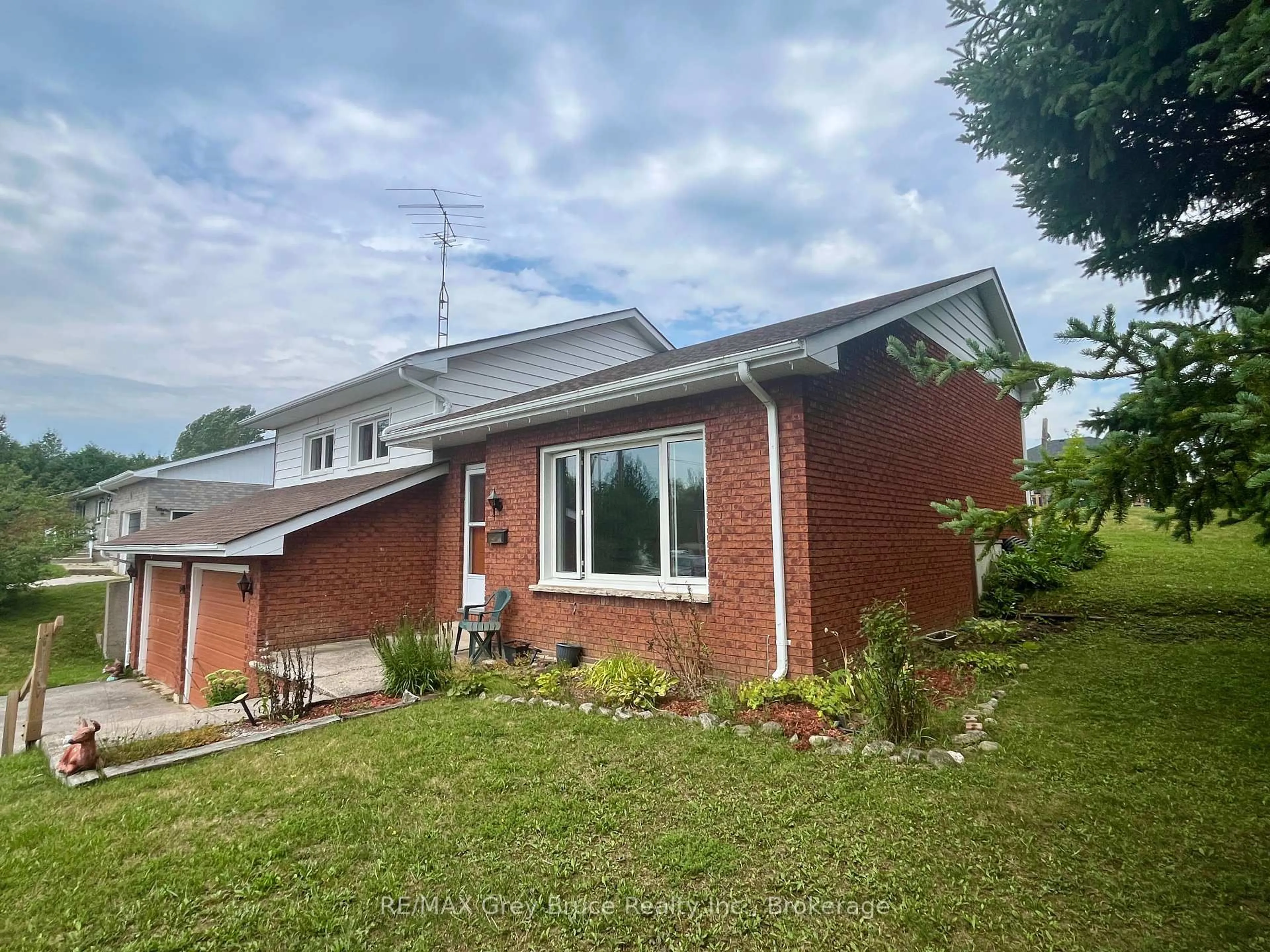 Home with brick exterior material, unknown for 82 Brook St, Arran-Elderslie Ontario N0H 2N0