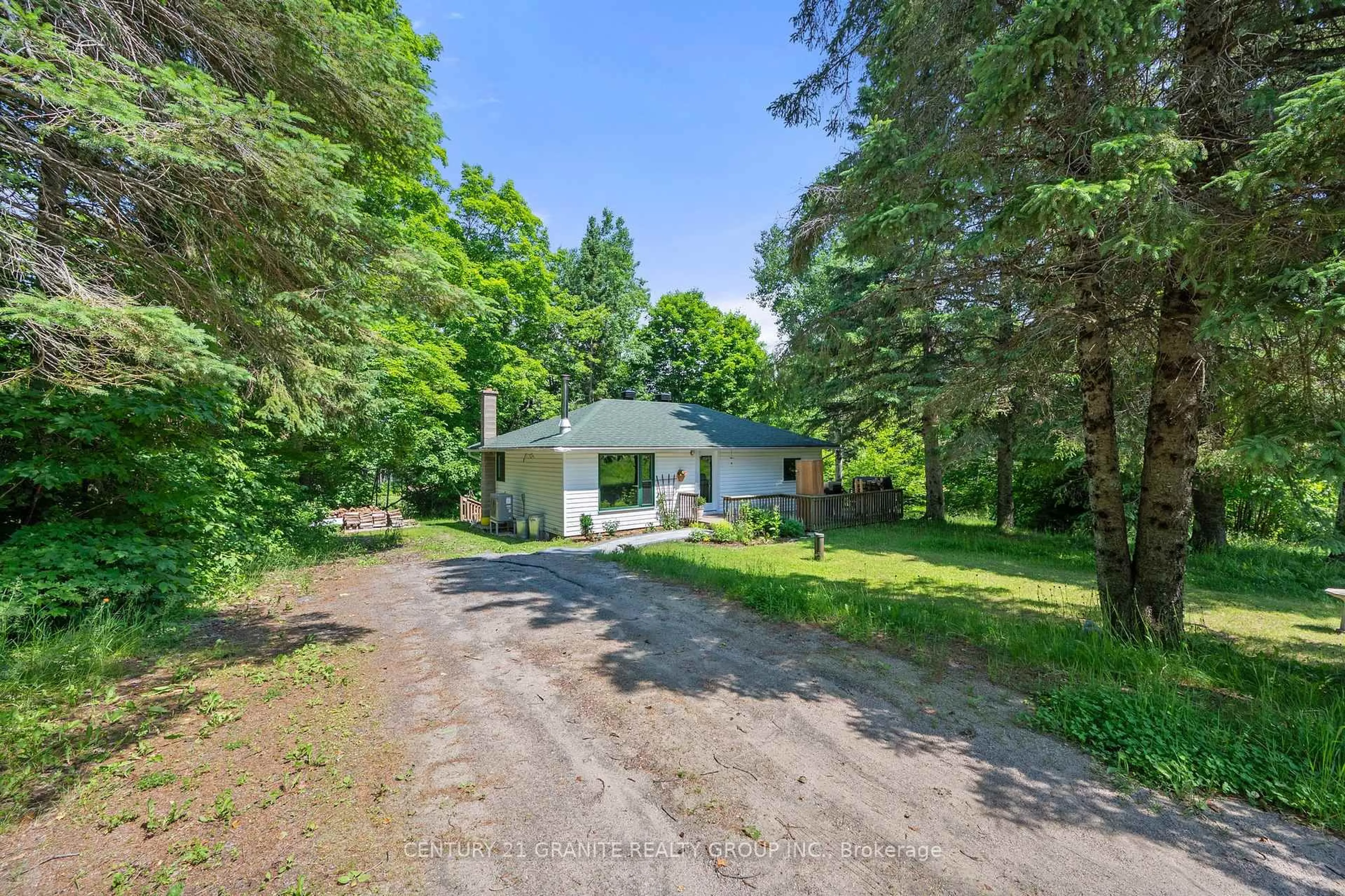 A pic from outside/outdoor area/front of a property/back of a property/a pic from drone, unknown for 33225 Hwy 62 Highway, Maynooth Ontario K0L 2S0