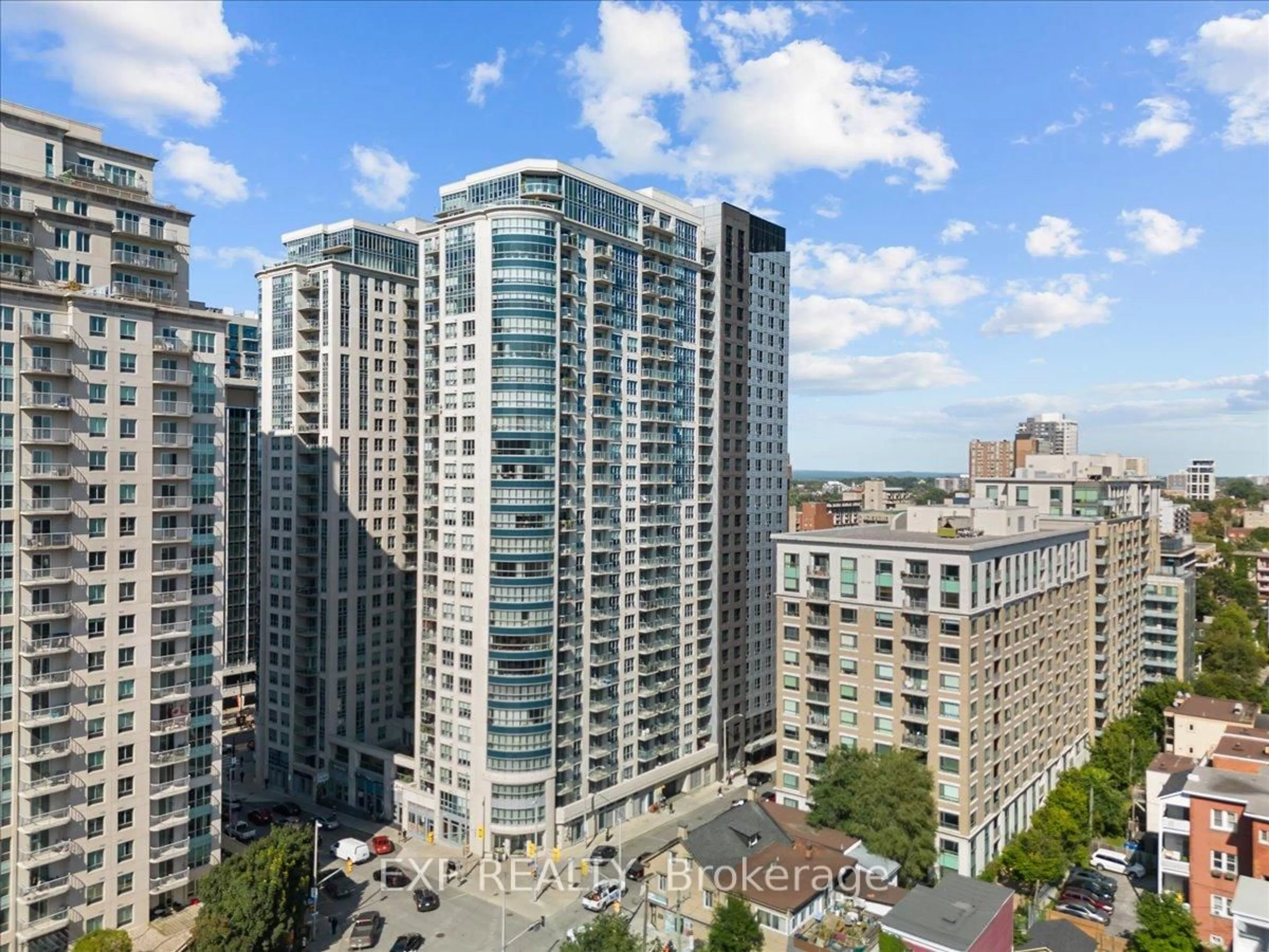 A pic from outside/outdoor area/front of a property/back of a property/a pic from drone, city buildings view from balcony for 195 Besserer St #2009, Ottawa Ontario K1N 0B6