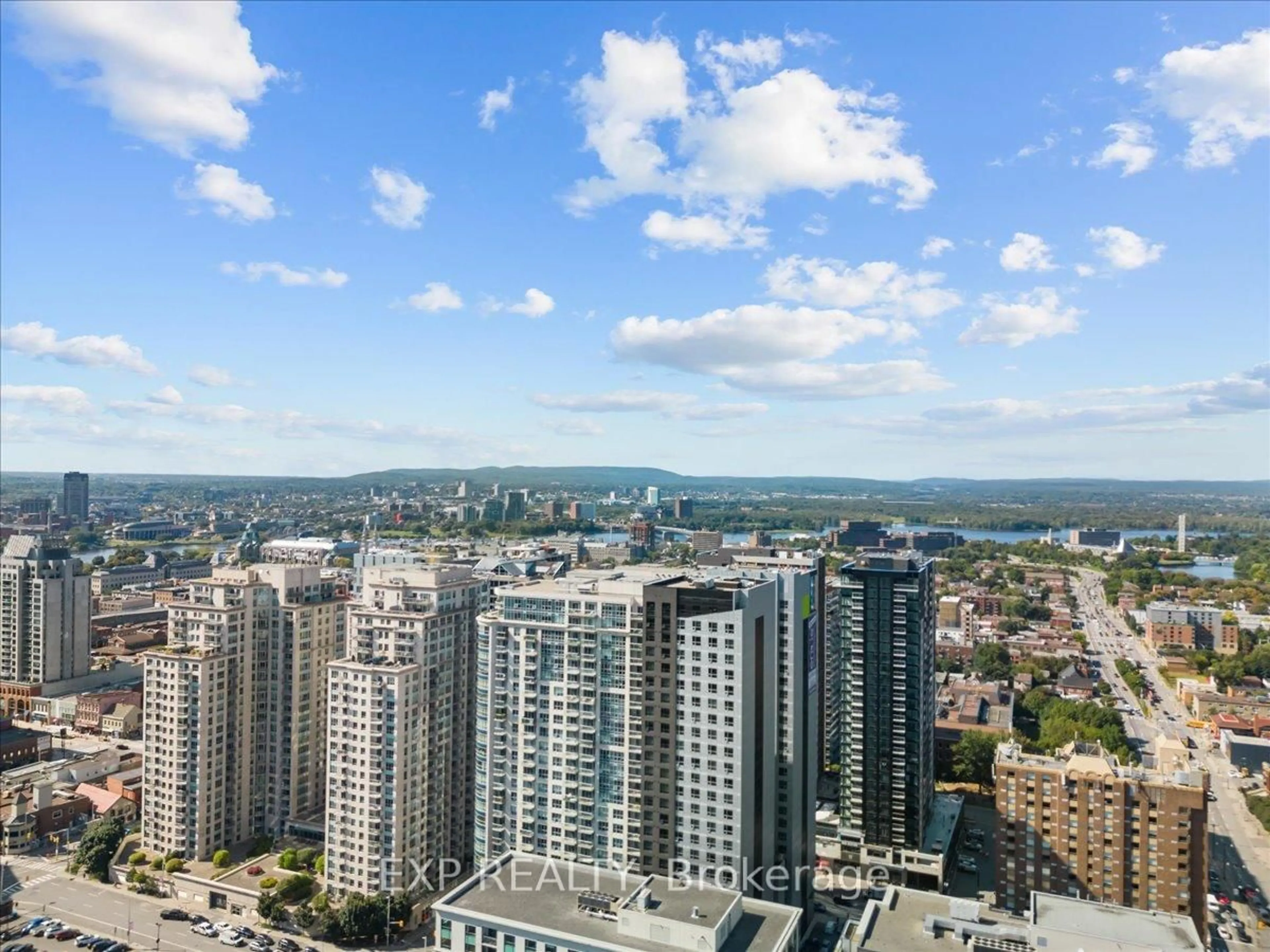 A pic from outside/outdoor area/front of a property/back of a property/a pic from drone, city buildings view from balcony for 195 Besserer St #2009, Ottawa Ontario K1N 0B6