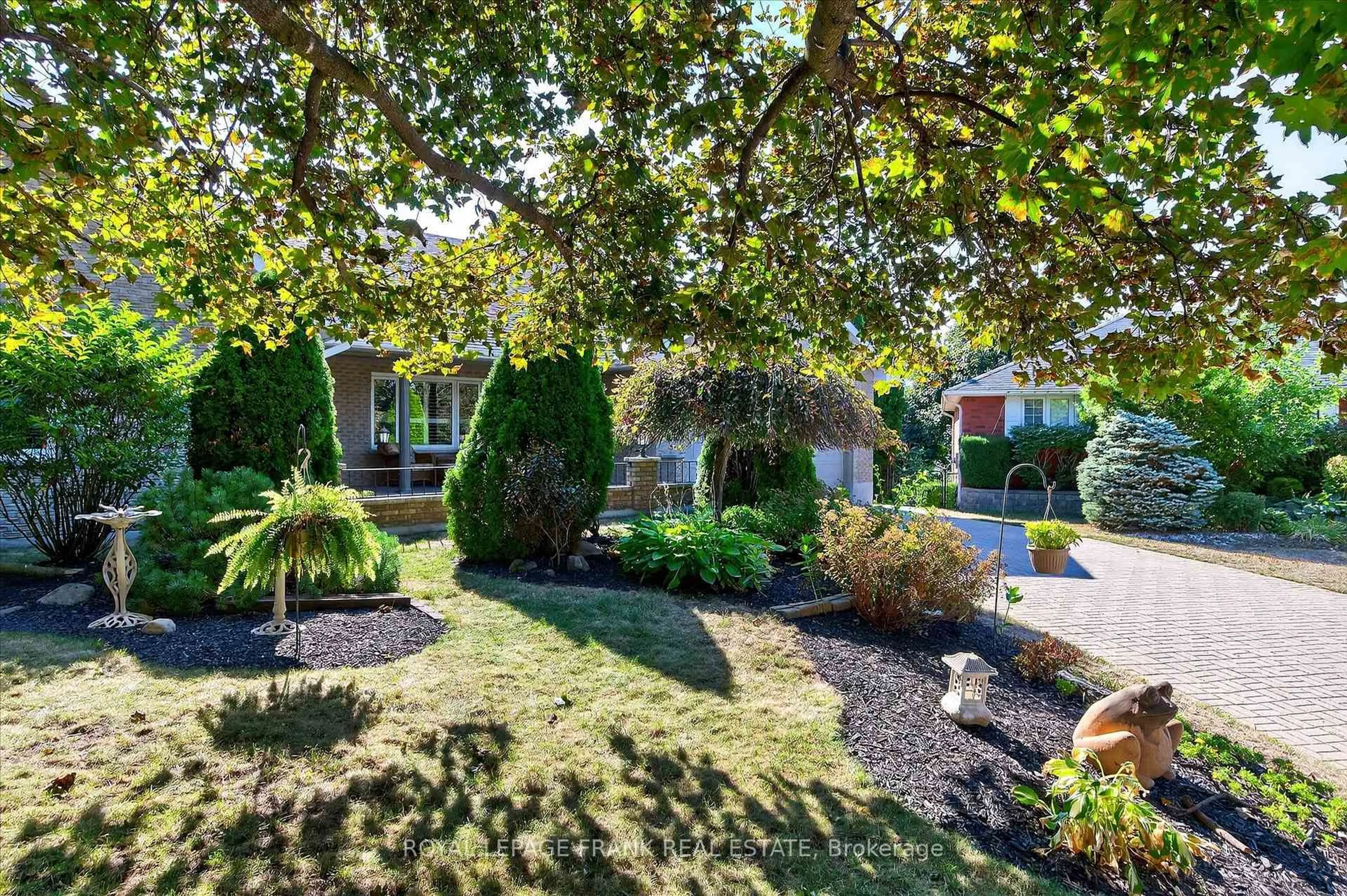 A pic from outside/outdoor area/front of a property/back of a property/a pic from drone, street for 1162 Summit Dr, Peterborough West Ontario K9J 8A7
