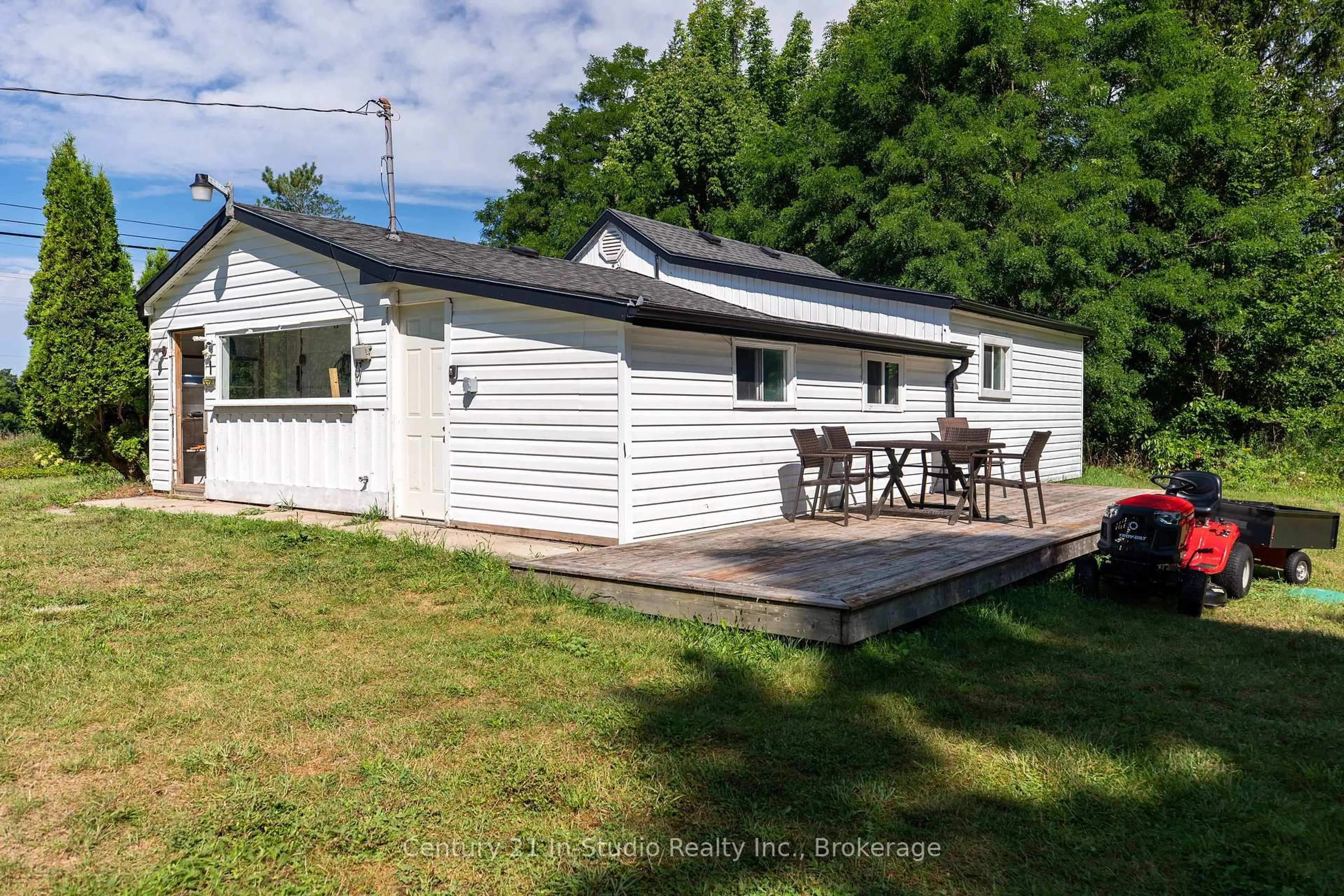 A pic from outside/outdoor area/front of a property/back of a property/a pic from drone, unknown for 019185 6 Highway, Georgian Bluffs Ontario N0H 2T0