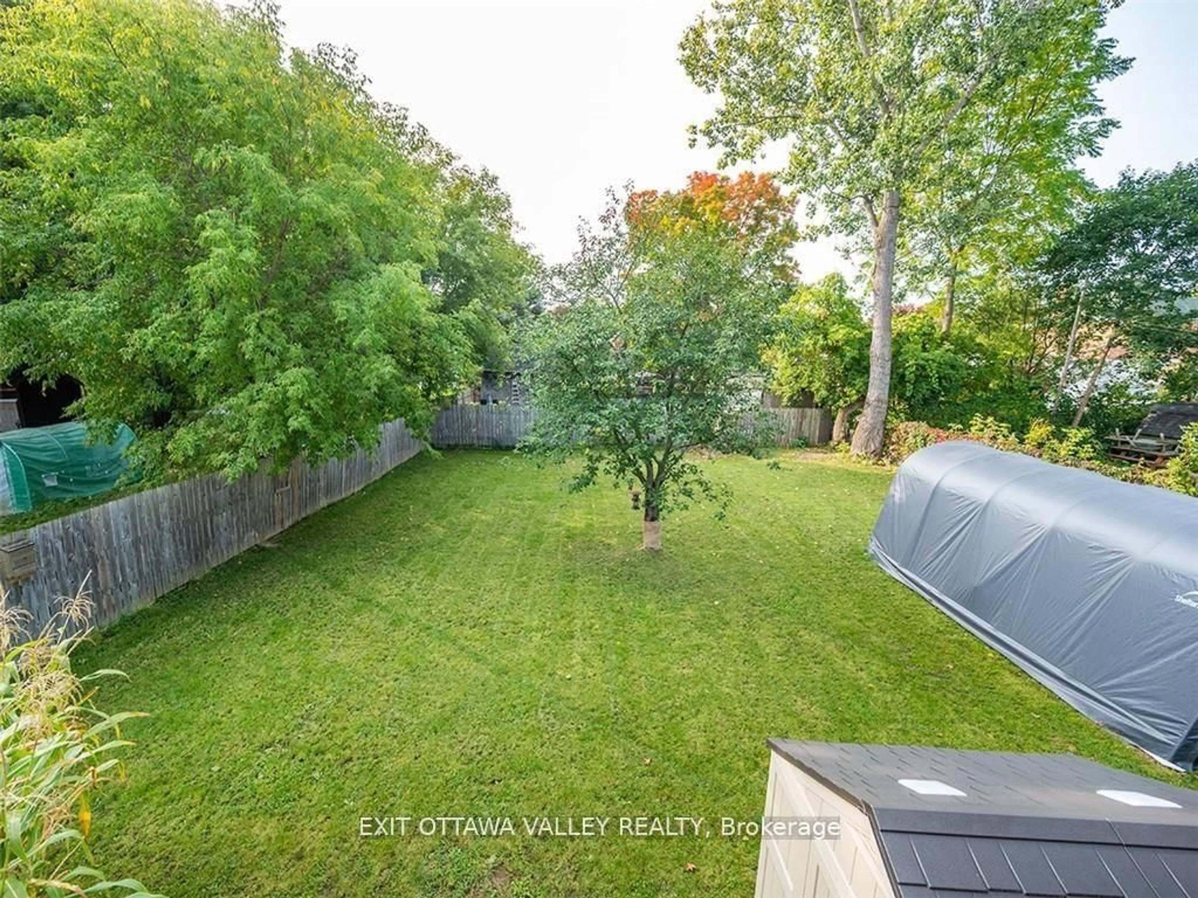 A pic from outside/outdoor area/front of a property/back of a property/a pic from drone, forest/trees view for 444 Isabella St, Pembroke Ontario K8A 5T7