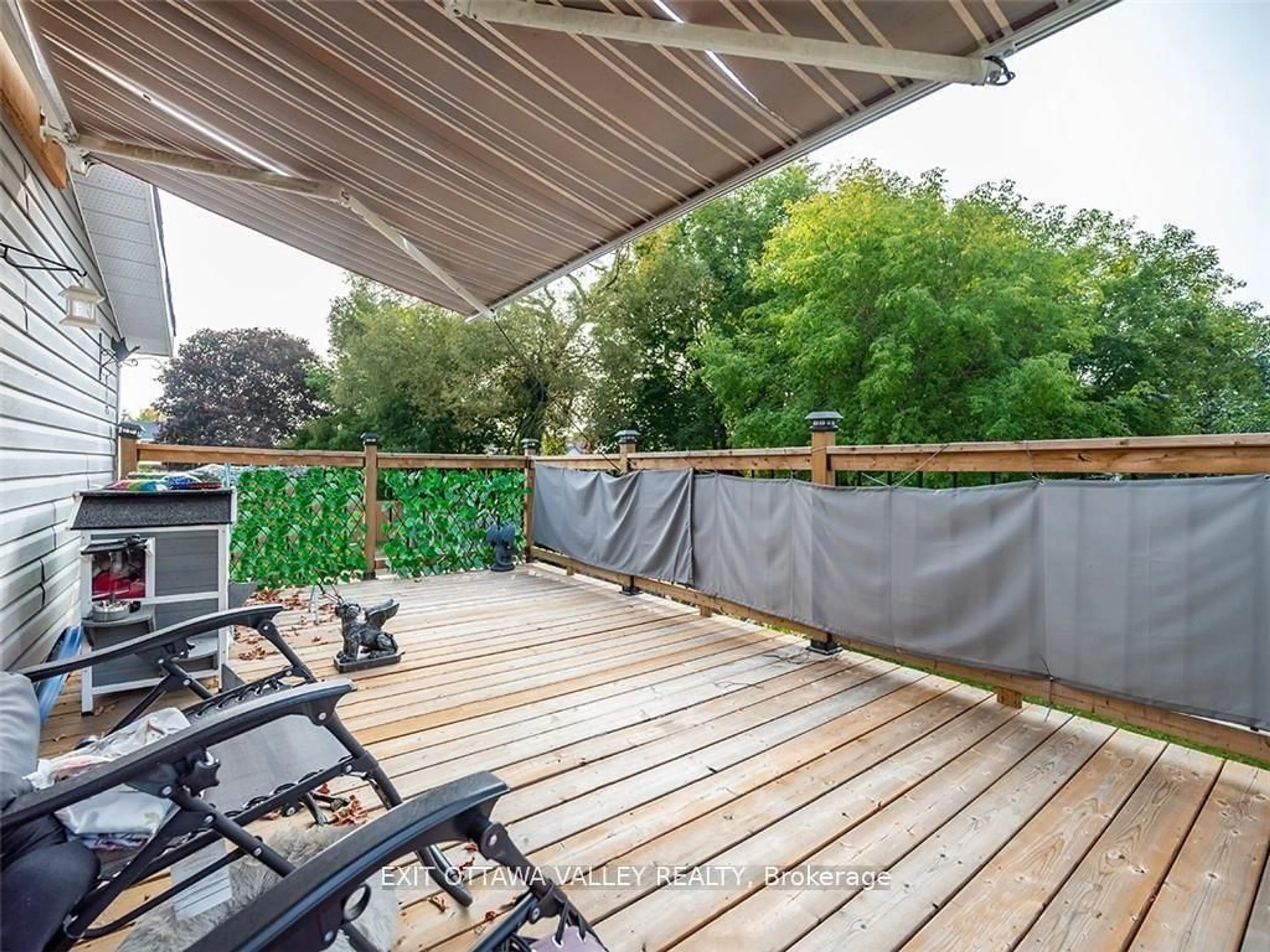 Balcony in the apartment, unknown for 444 Isabella St, Pembroke Ontario K8A 5T7