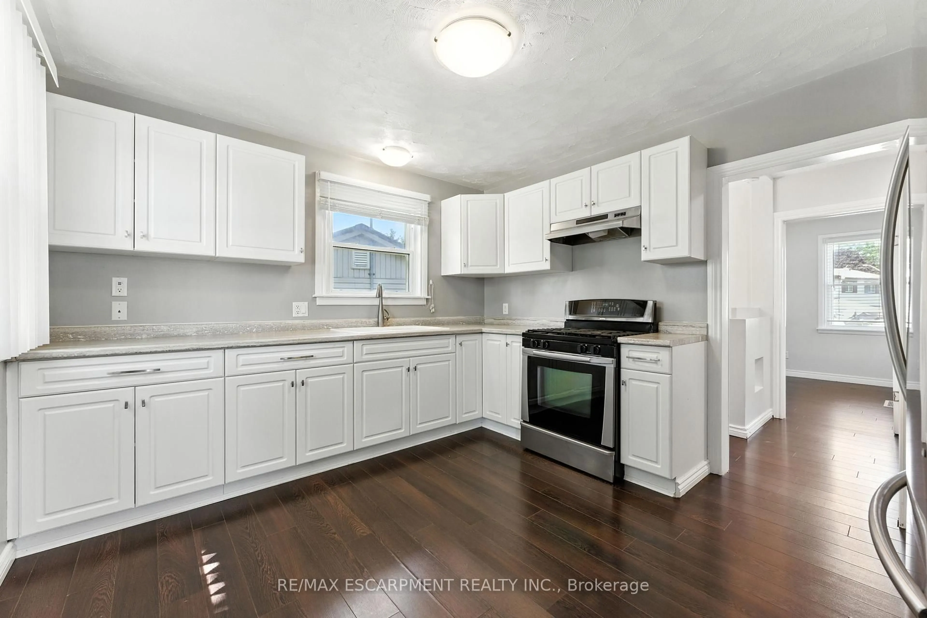 Standard kitchen, unknown for 60 Hamilton Plank Rd, Norfolk Ontario N0A 1N7