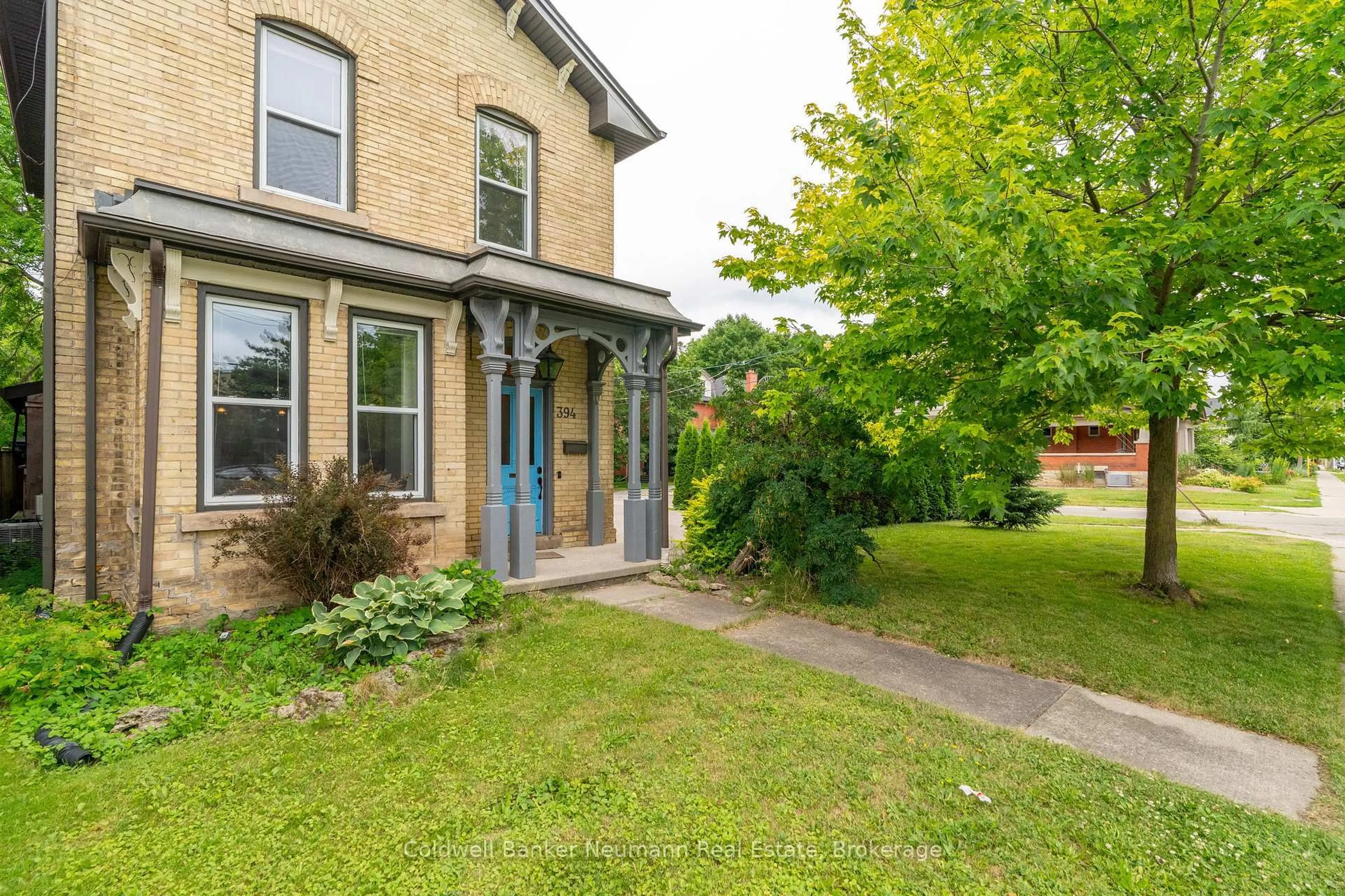 Unknown for 394 Woolwich St, Guelph Ontario N1H 3Y7