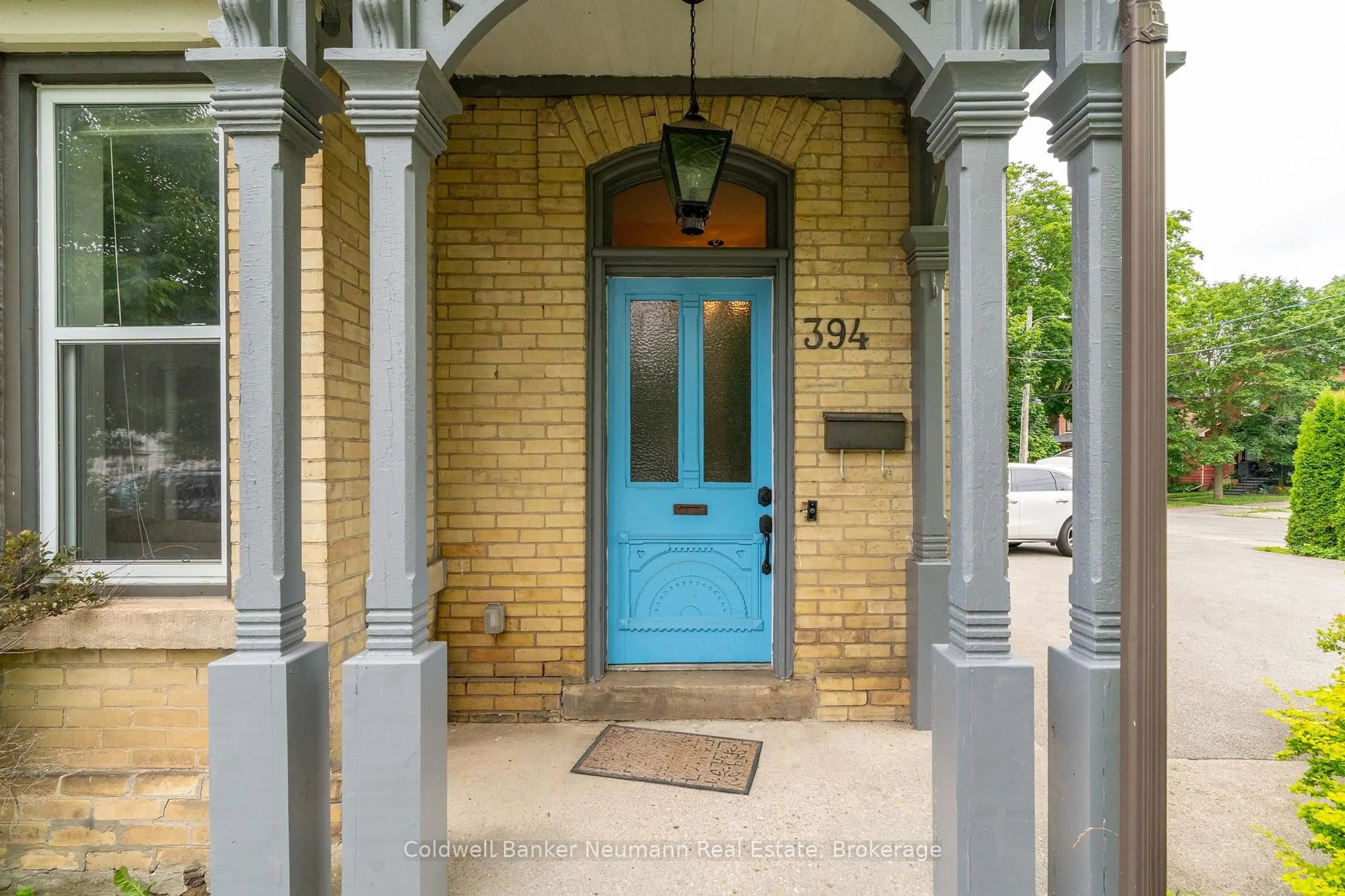 Indoor foyer for 394 Woolwich St, Guelph Ontario N1H 3Y7