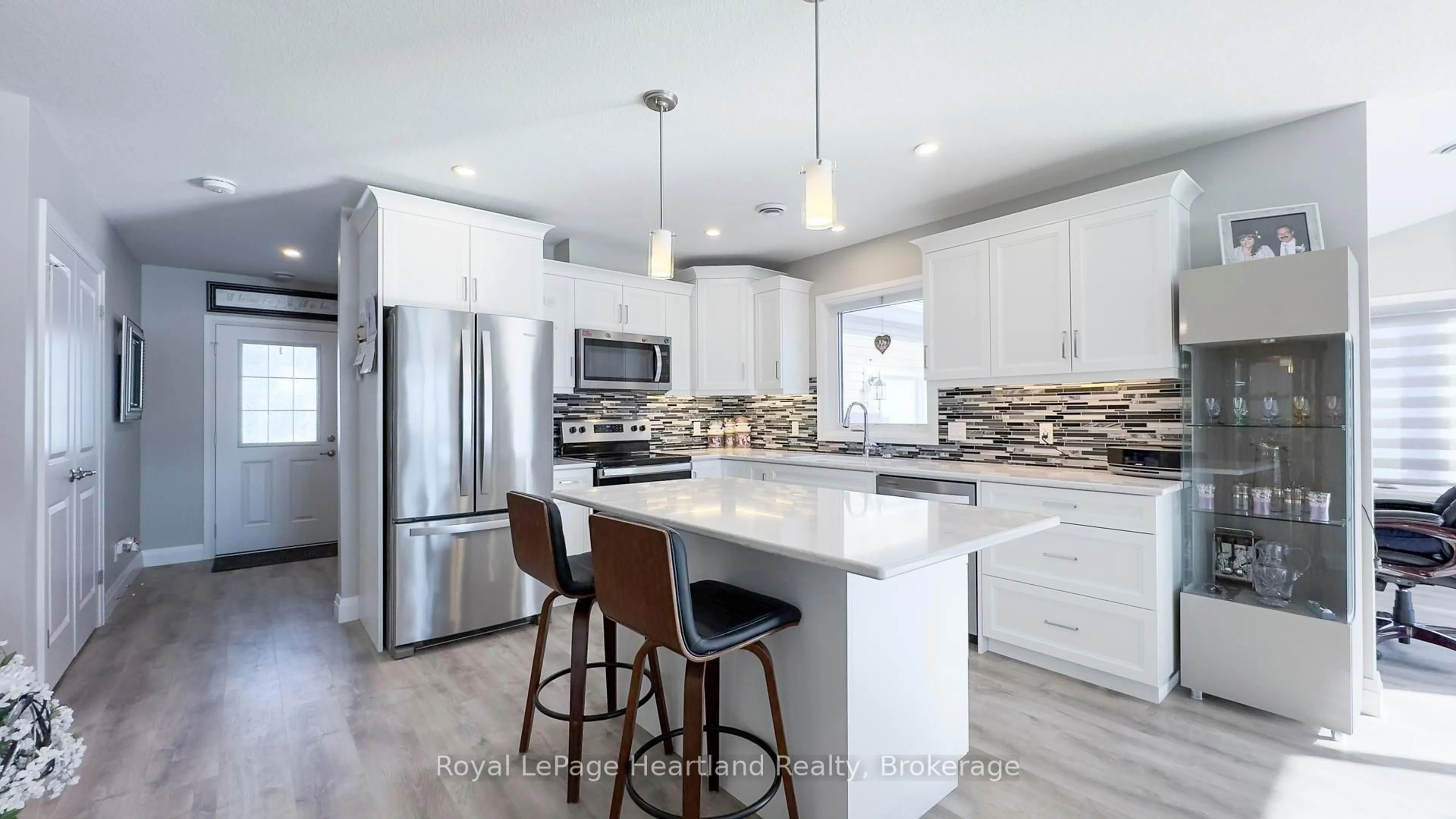 Open concept kitchen, unknown for 273 Lake Breeze Dr, Ashfield-Colborne-Wawanosh Ontario N7A 3Y3