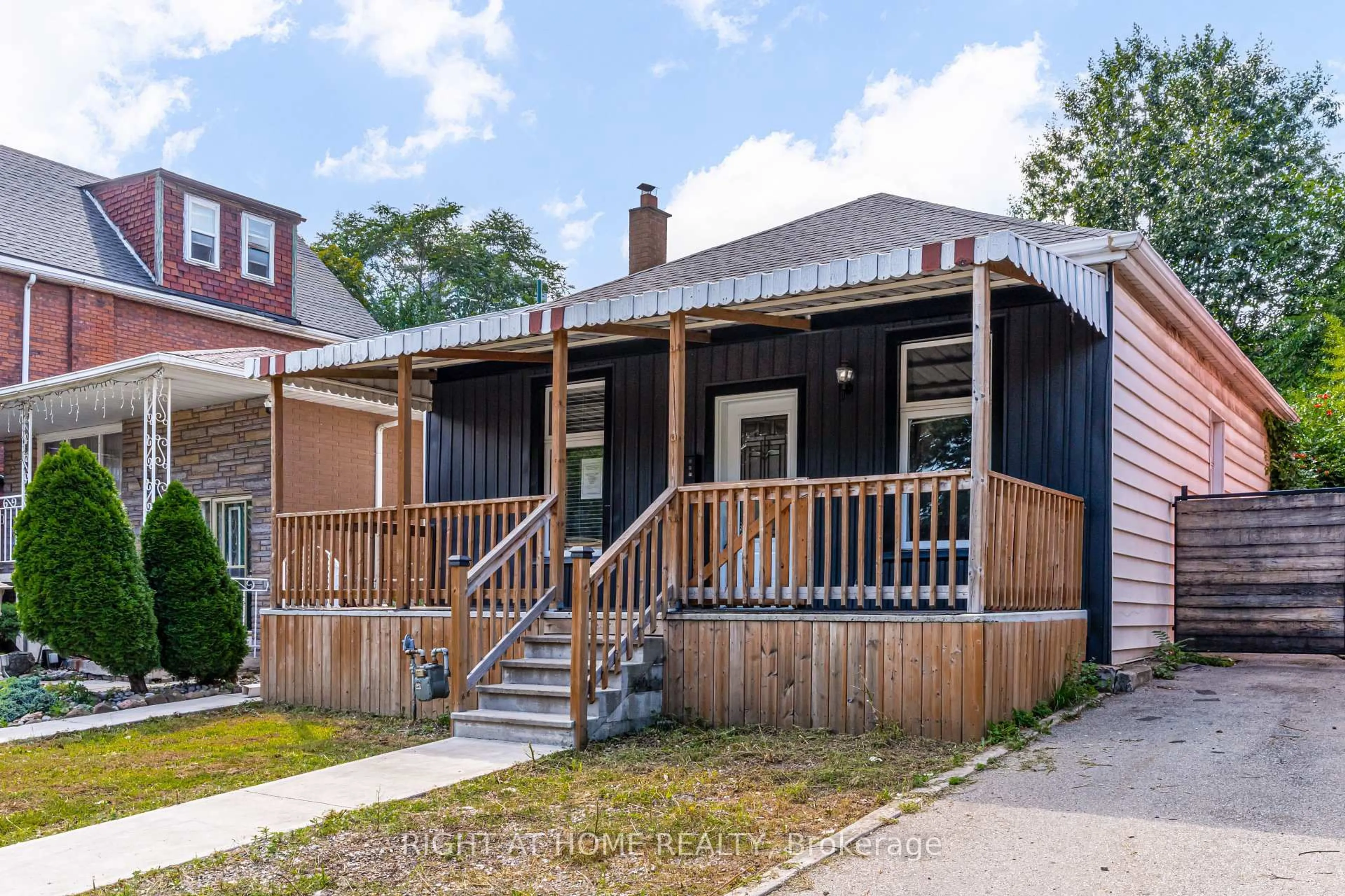 Home with brick exterior material, street for 111 Mary St, Hamilton Ontario L8R 1K4