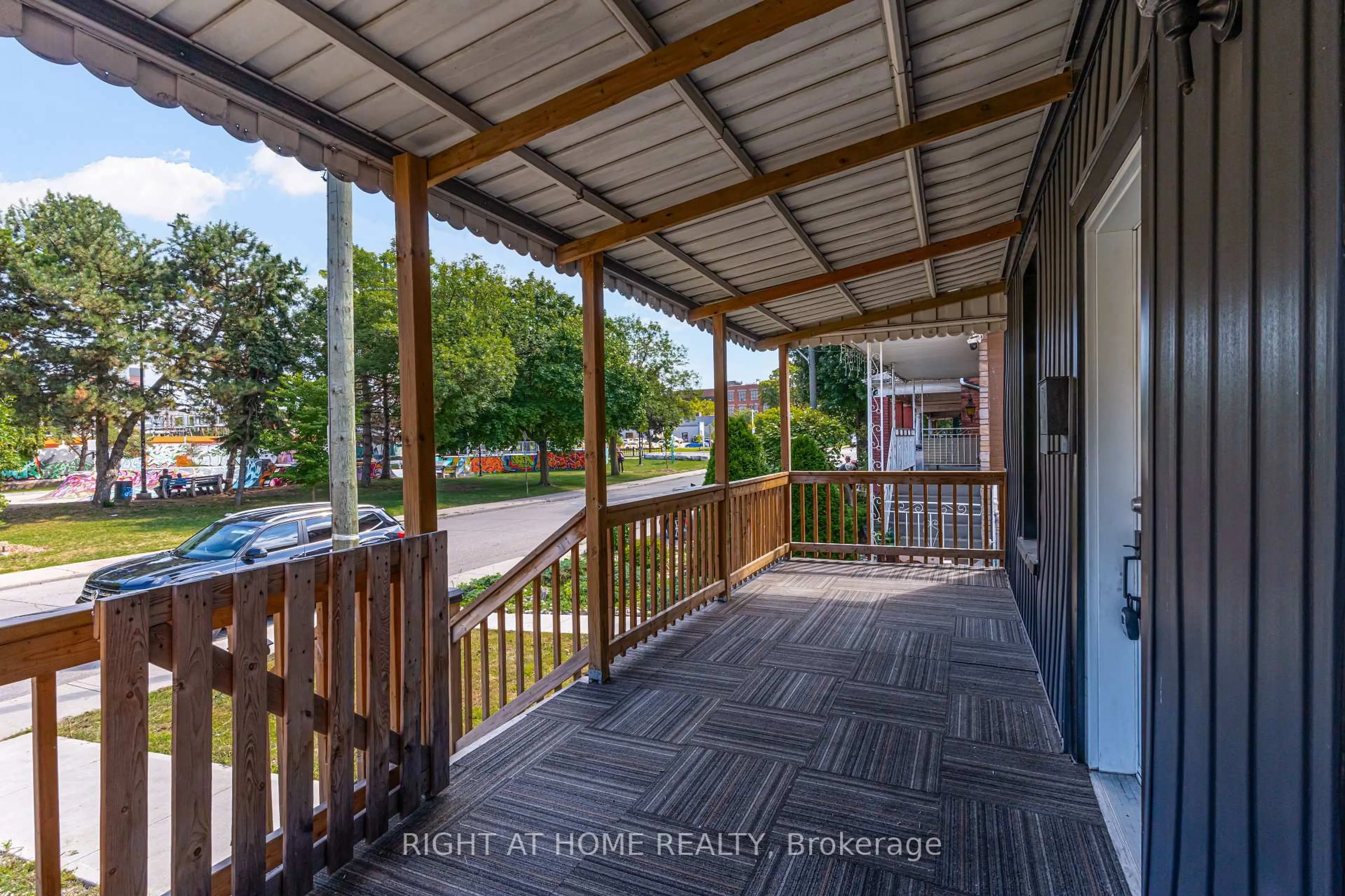 Patio, water/lake/river/ocean view for 111 Mary St, Hamilton Ontario L8R 1K4