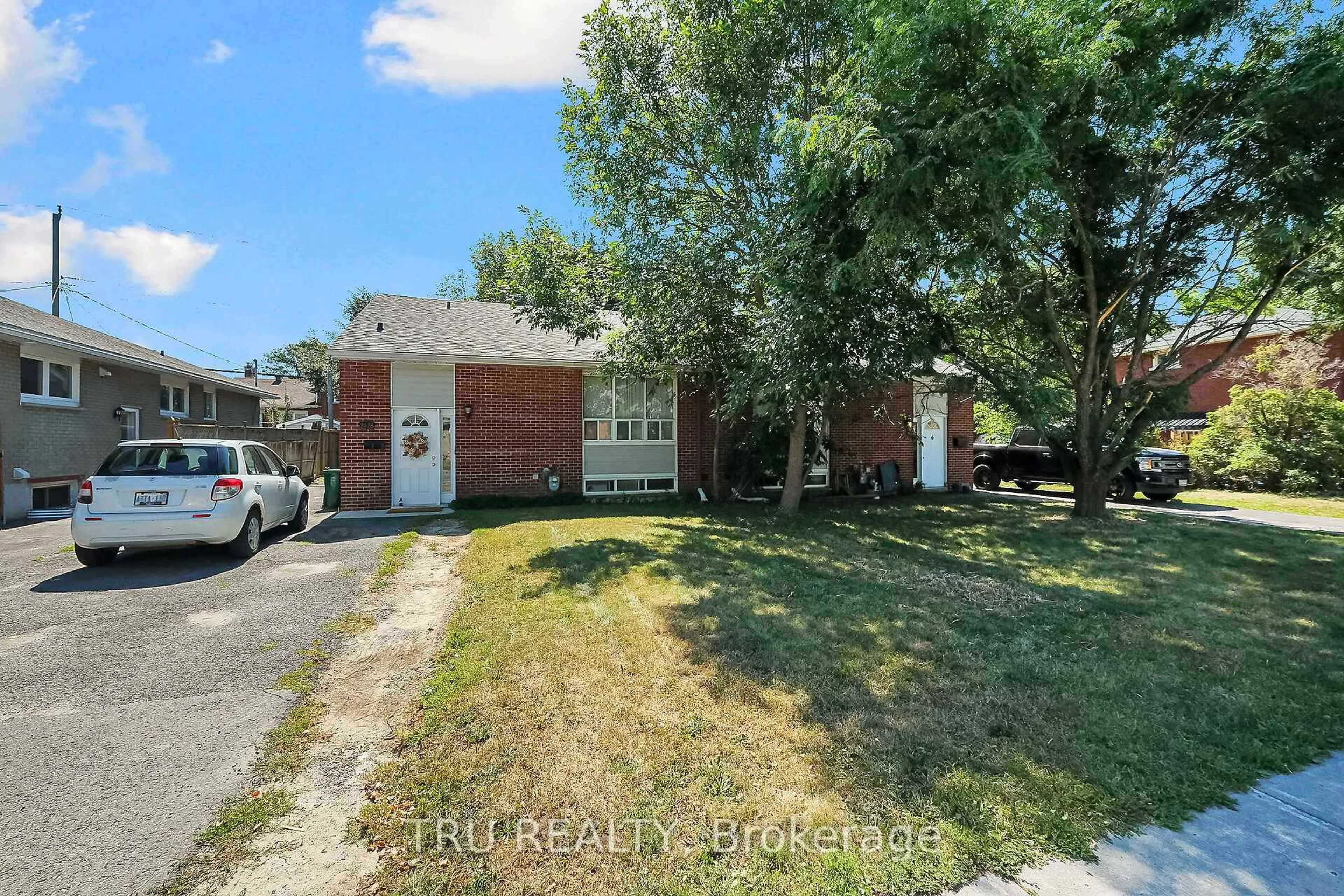 Unknown for 2428-2430 Iris St, Ottawa Ontario K2C 1C6