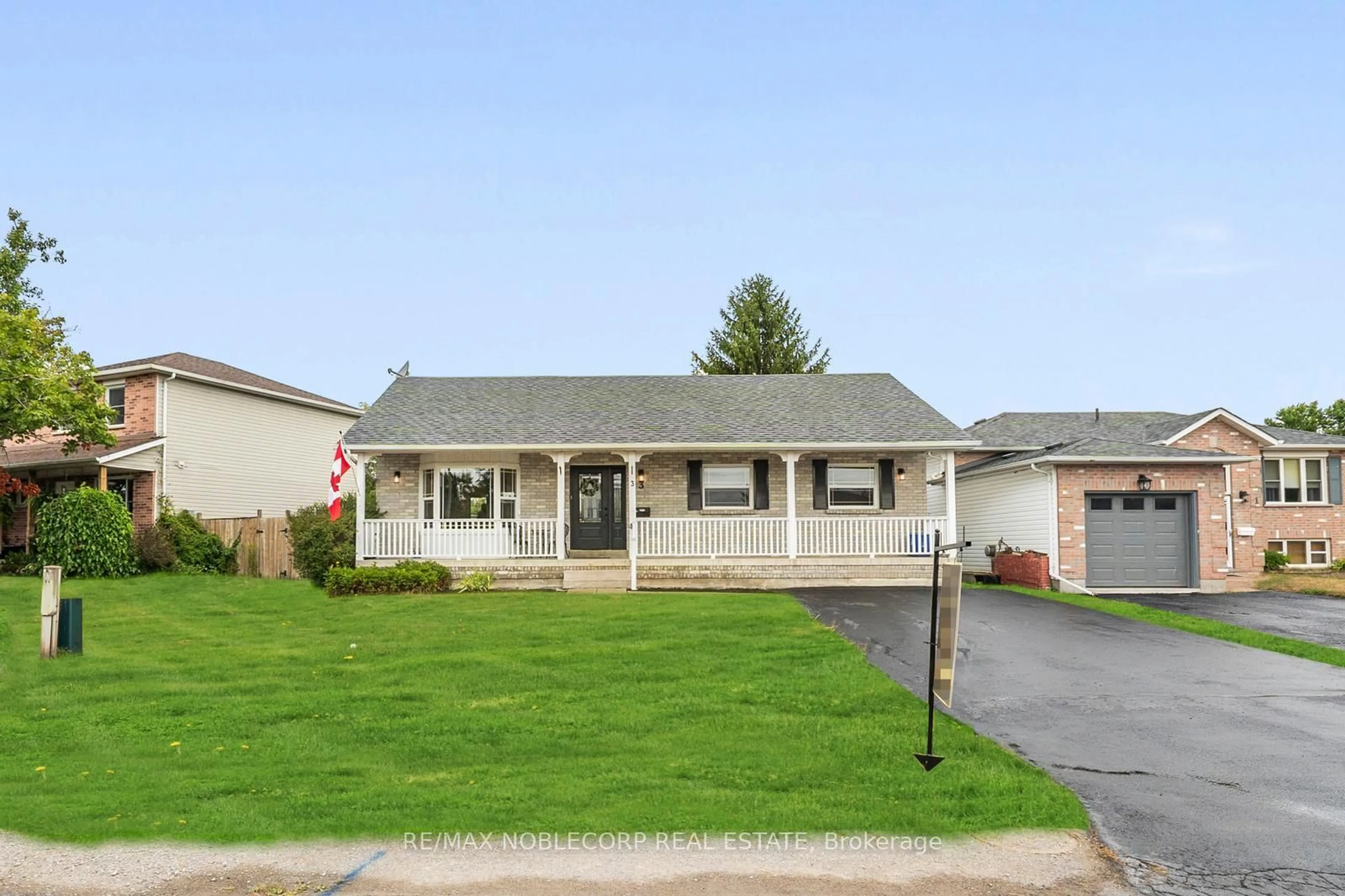Home with vinyl exterior material, street for 3 Shawn Ave, Kawartha Lakes Ontario K0L 2W0