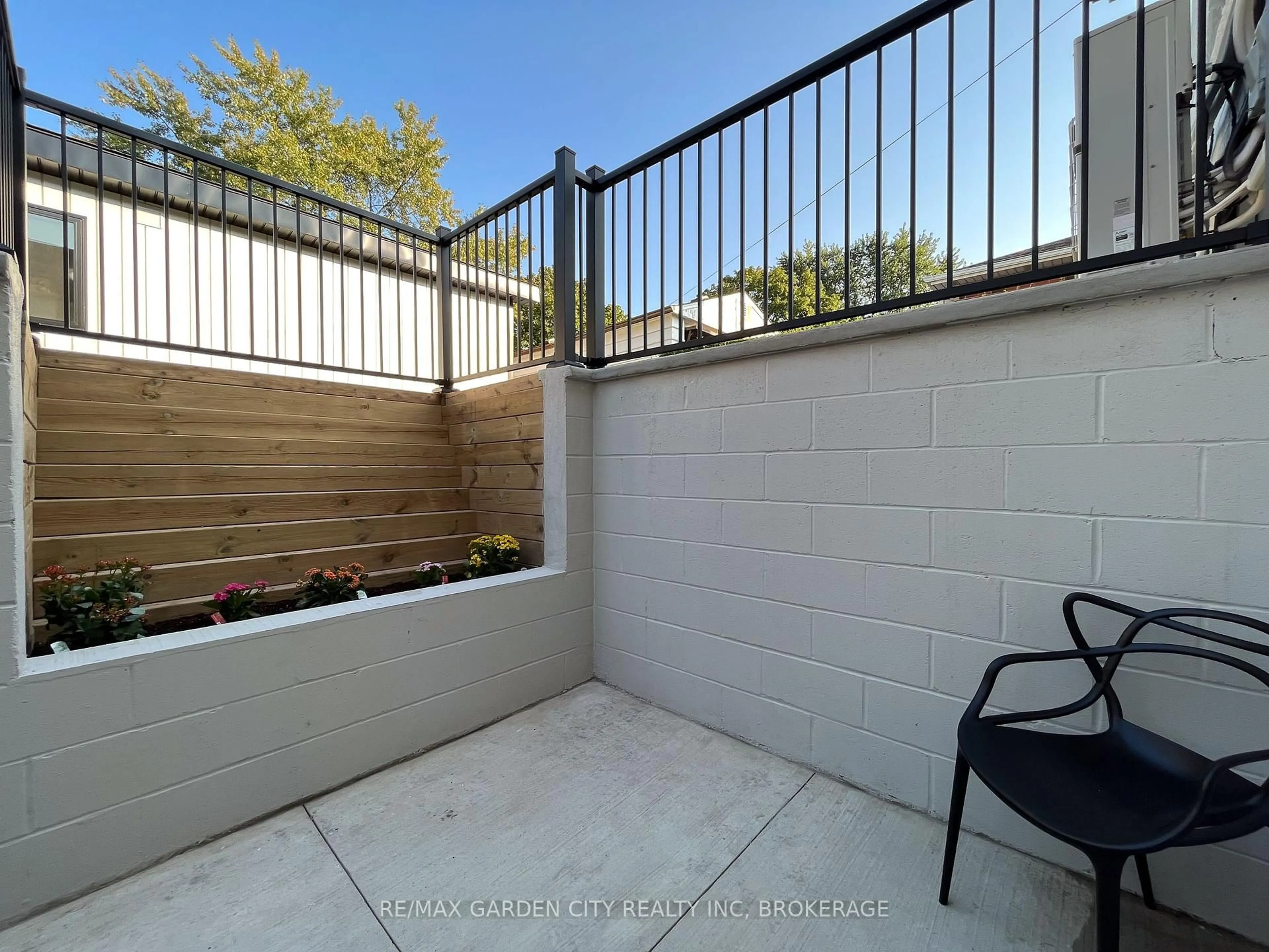 Patio, unknown for 23 Warren Ave, Hamilton Ontario L9A 3C7