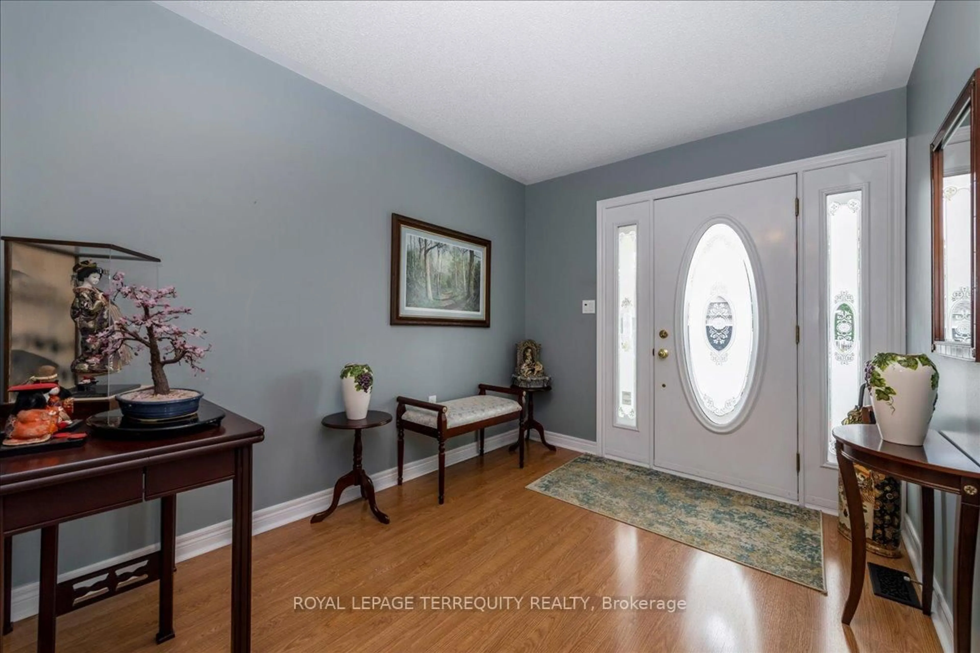 Indoor entryway for 25 Sandpiper Way, Brighton Ontario K0K 1H0
