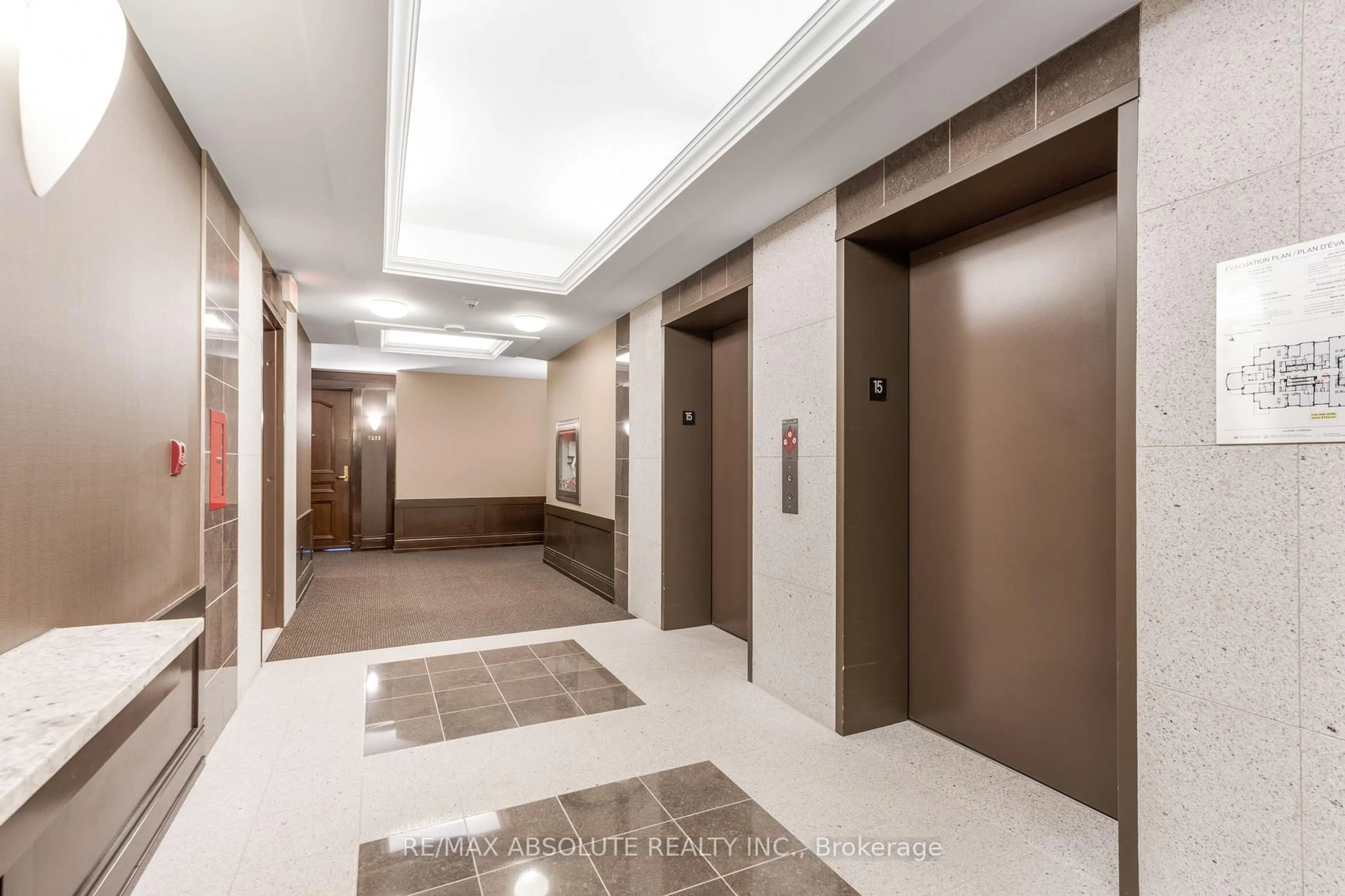 Indoor foyer for 100 Inlet Private #1505, Ottawa Ontario K4A 0S8