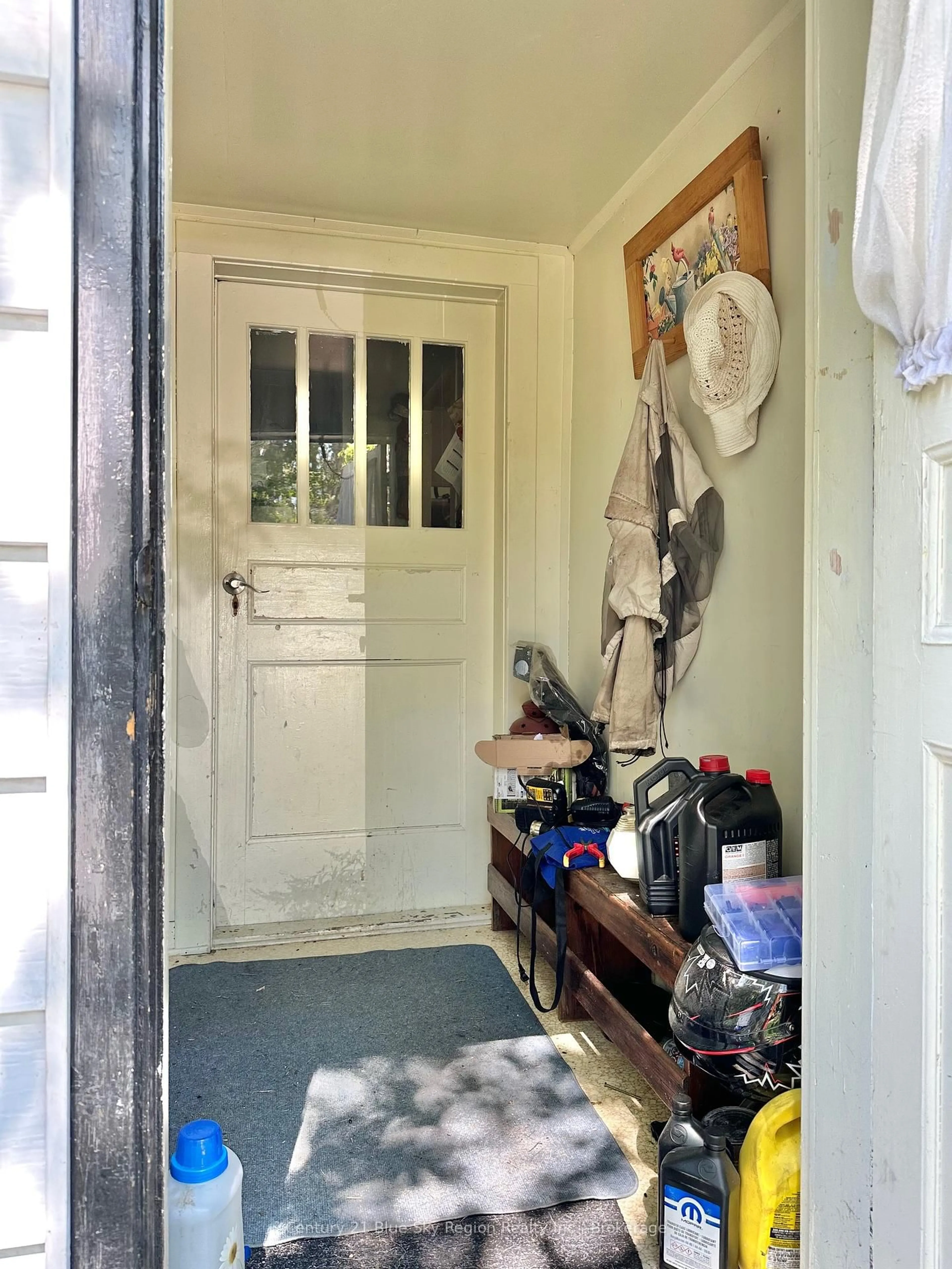 Indoor entryway for 195 Janveau Rd, Papineau-Cameron Ontario P0H 1V0