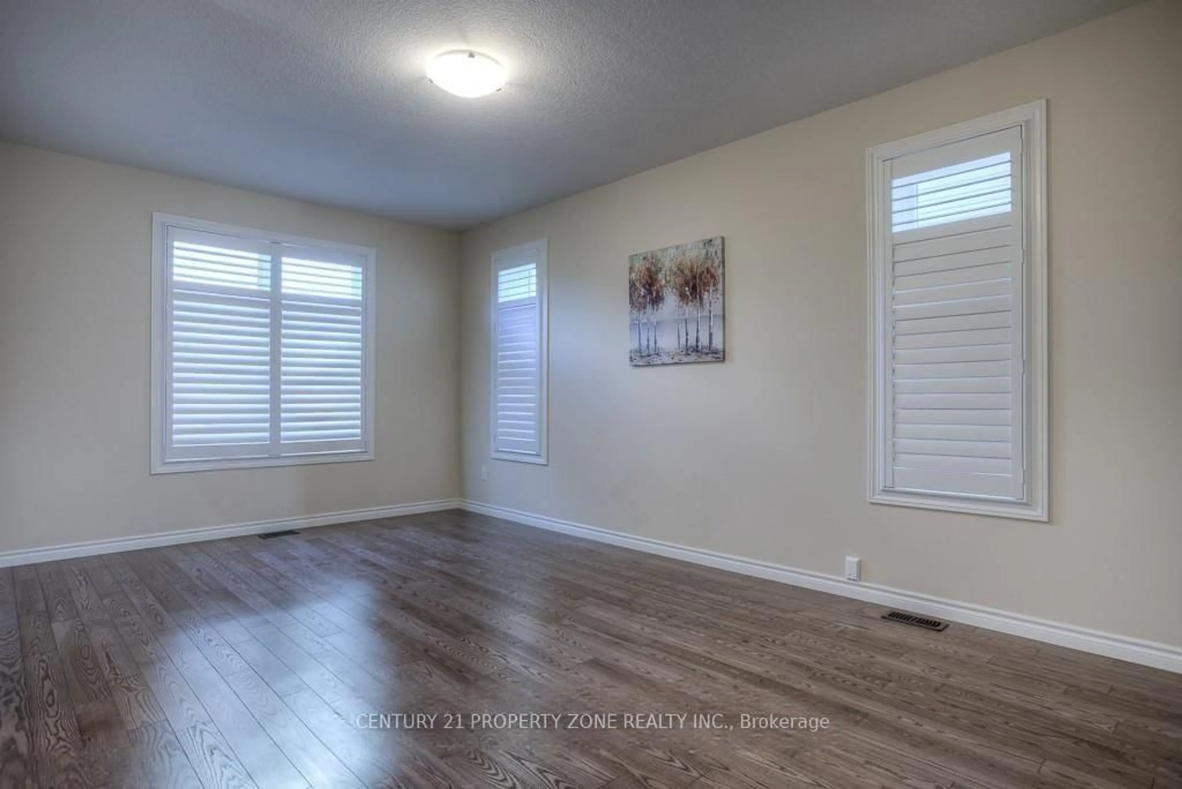 A pic of a room for 8 Chamberlain Ave, Ingersoll Ontario N5C 3B3