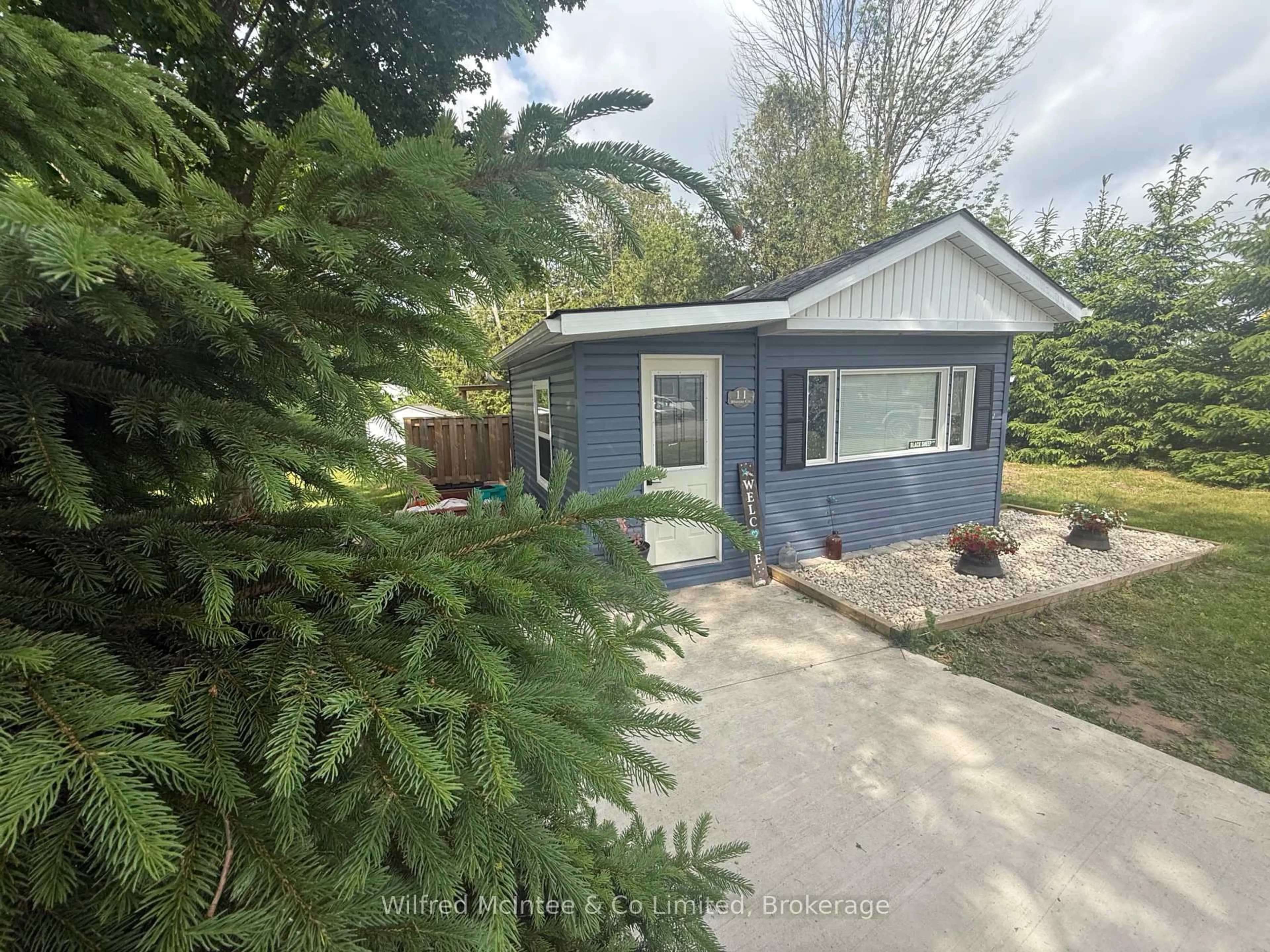 Unknown for 11 Bluejay Crt, Brockton Ontario N0G 2V0