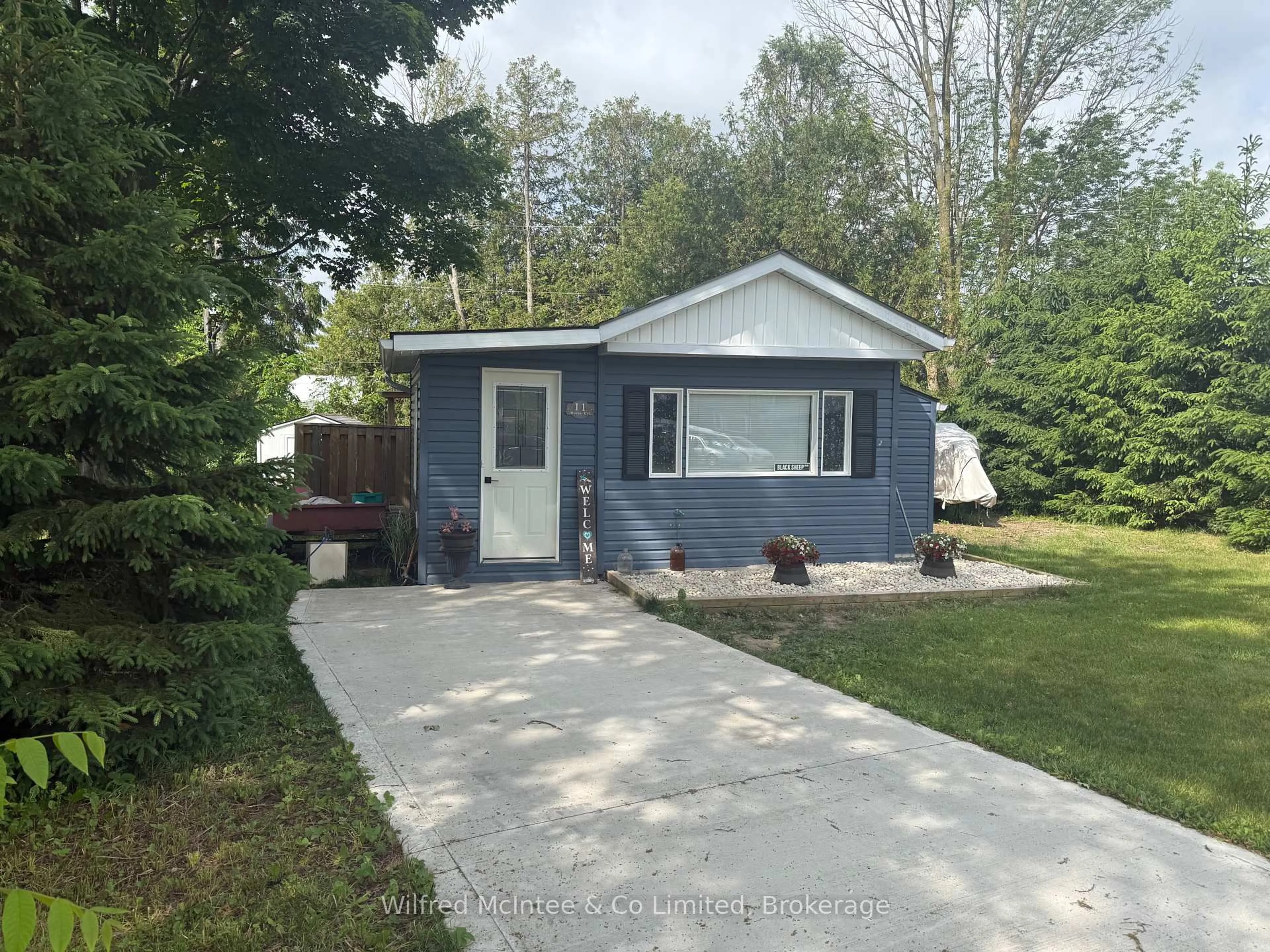 Unknown for 11 Bluejay Crt, Brockton Ontario N0G 2V0
