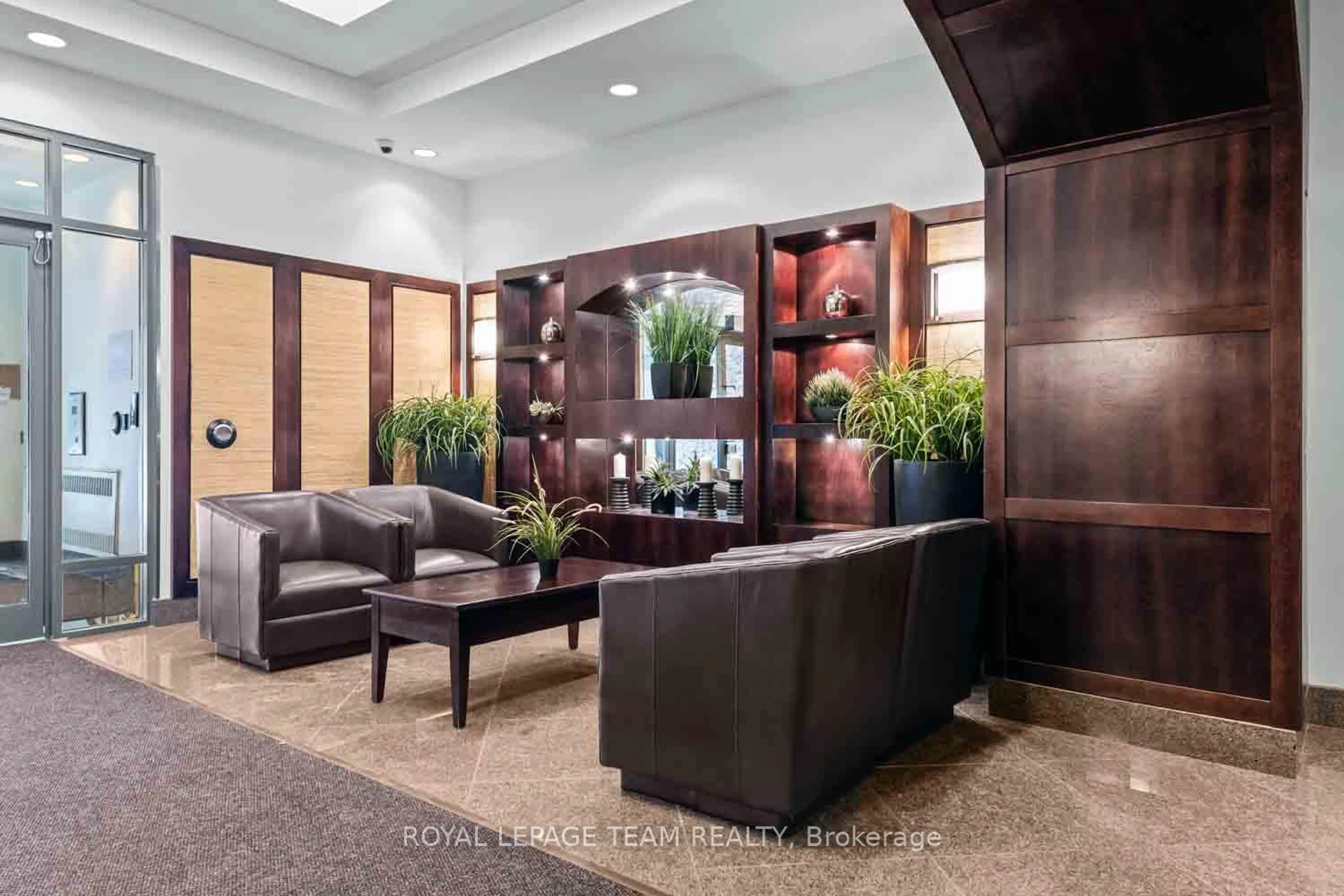 Lobby for 200 BESSERER St #909, Ottawa Ontario K1N 0A7