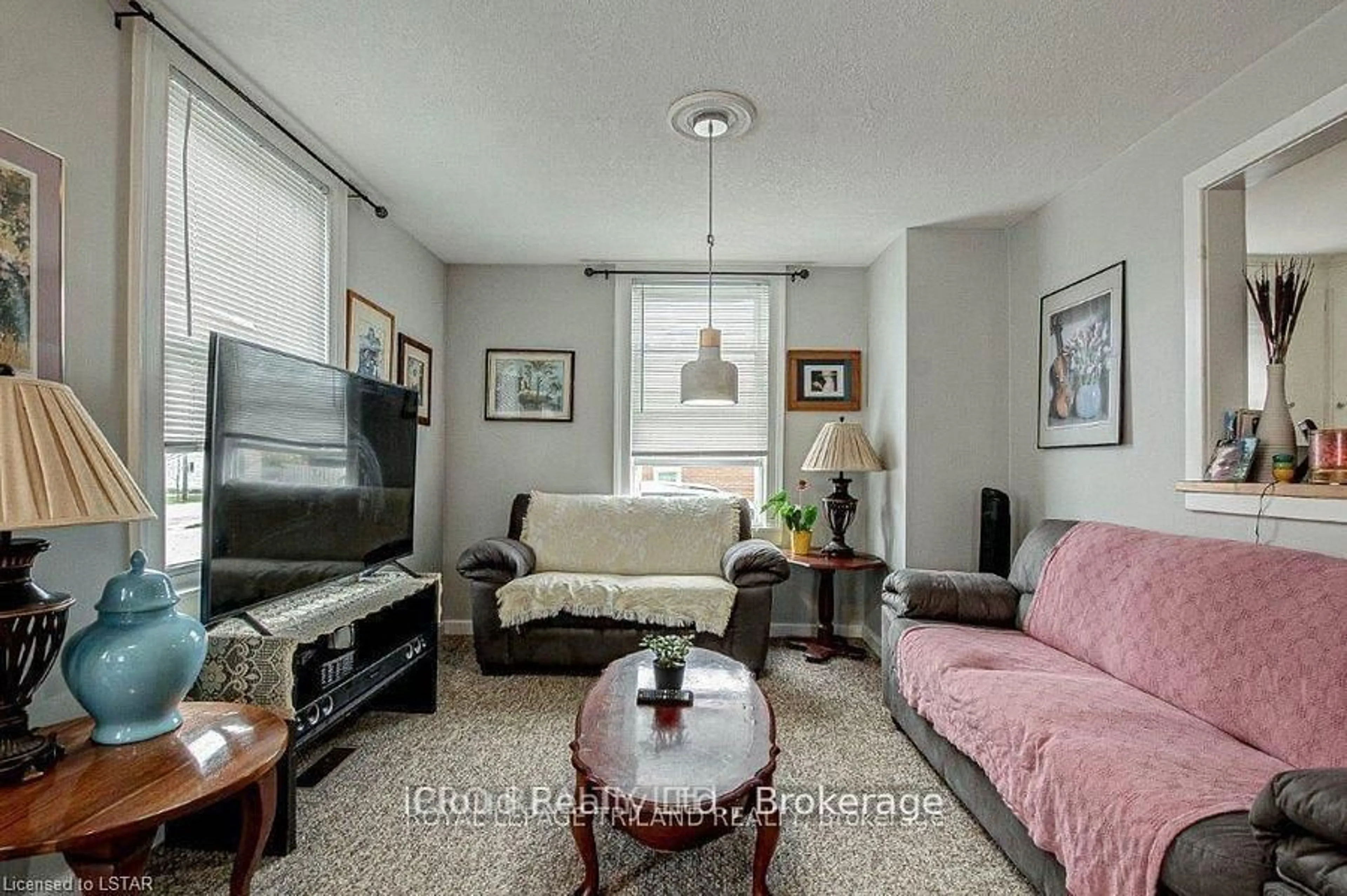 Living room with furniture, unknown for 332 Colborne St, Central Elgin Ontario N5L 1B3
