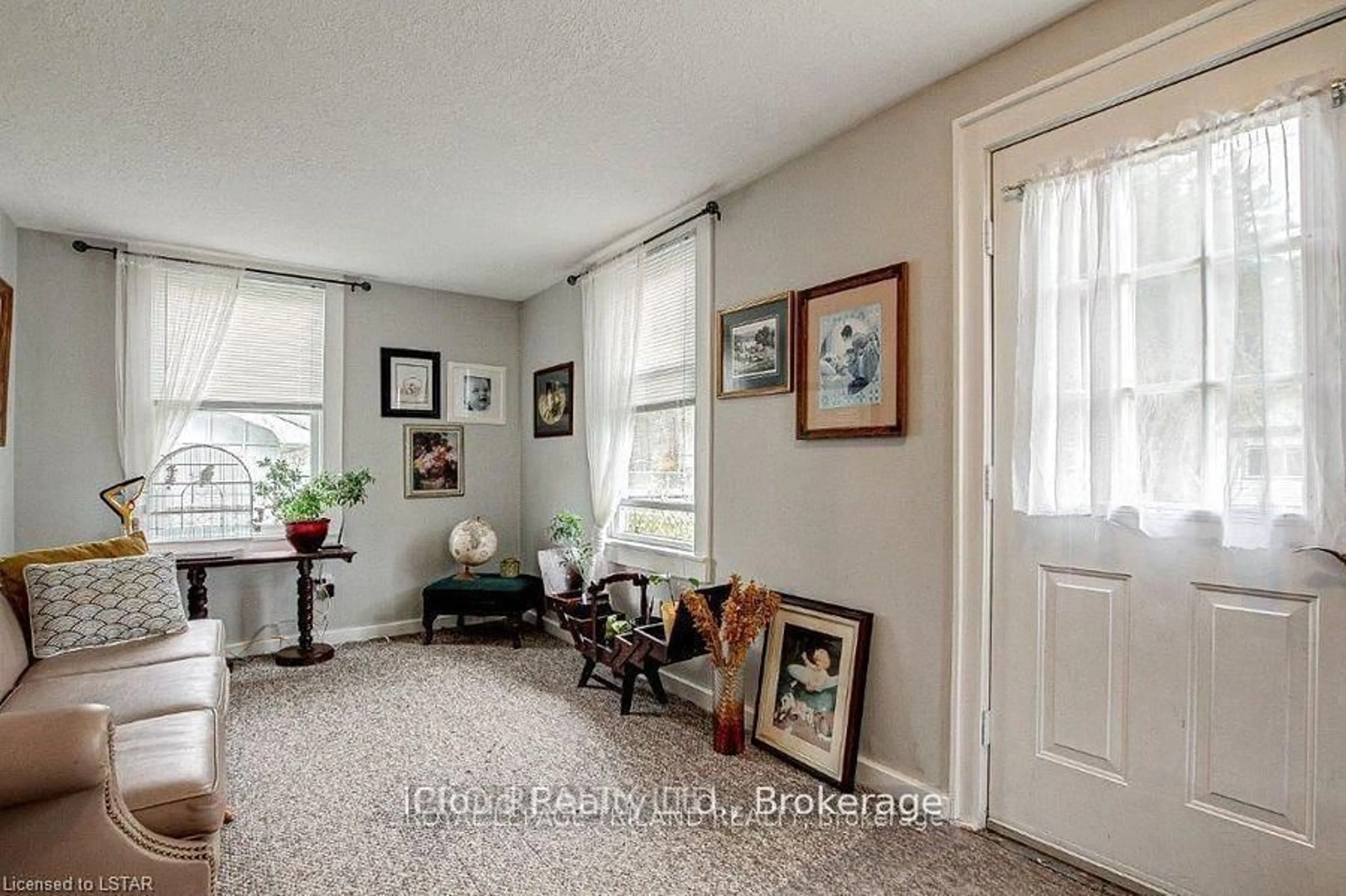 Unknown for 332 Colborne St, Central Elgin Ontario N5L 1B3