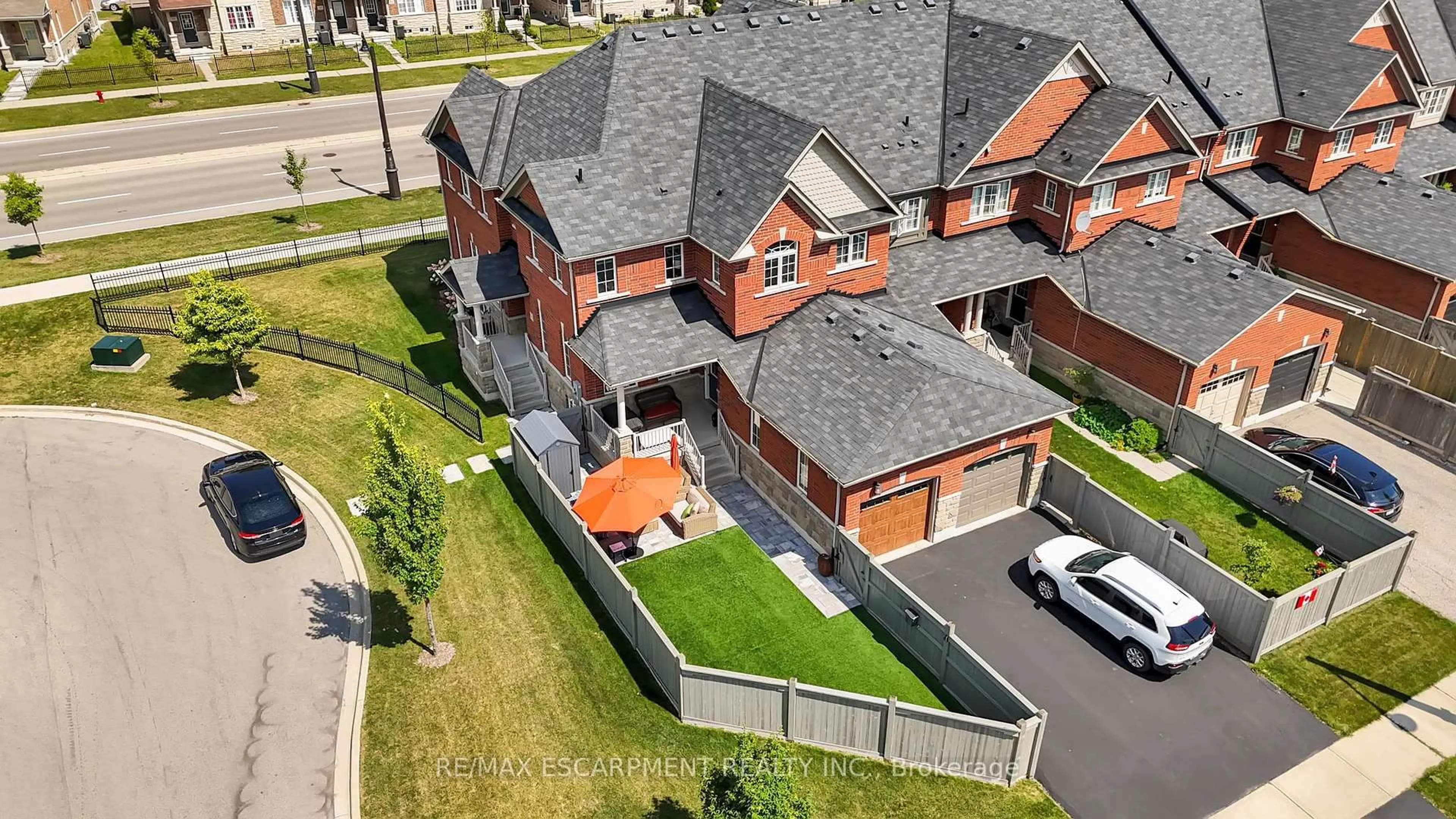 A pic from outside/outdoor area/front of a property/back of a property/a pic from drone, street for 100 BURKE St, Hamilton Ontario L0R 2H7
