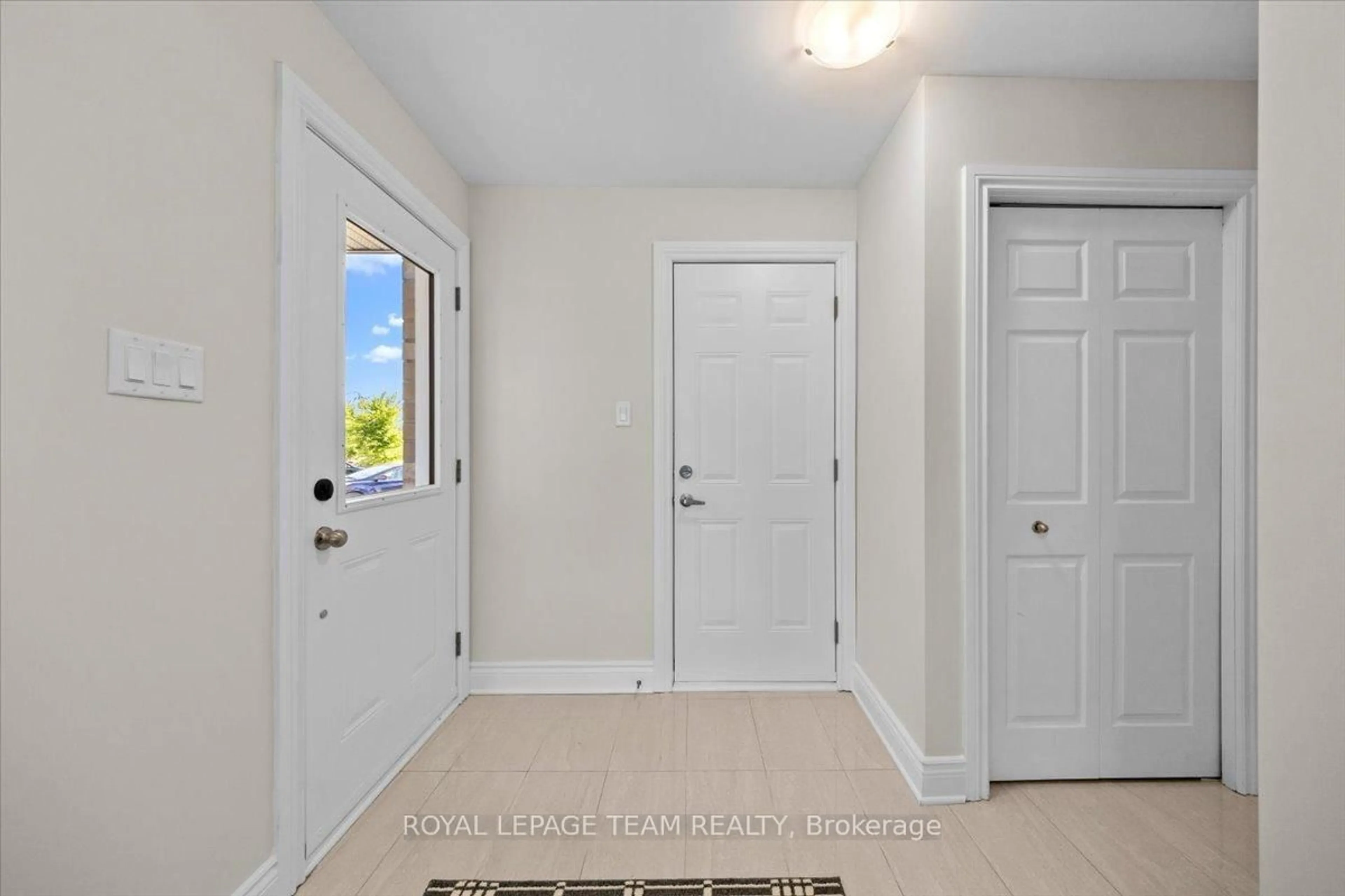 Indoor entryway for 227 Bert Hall St, Arnprior Ontario K7S 0H1