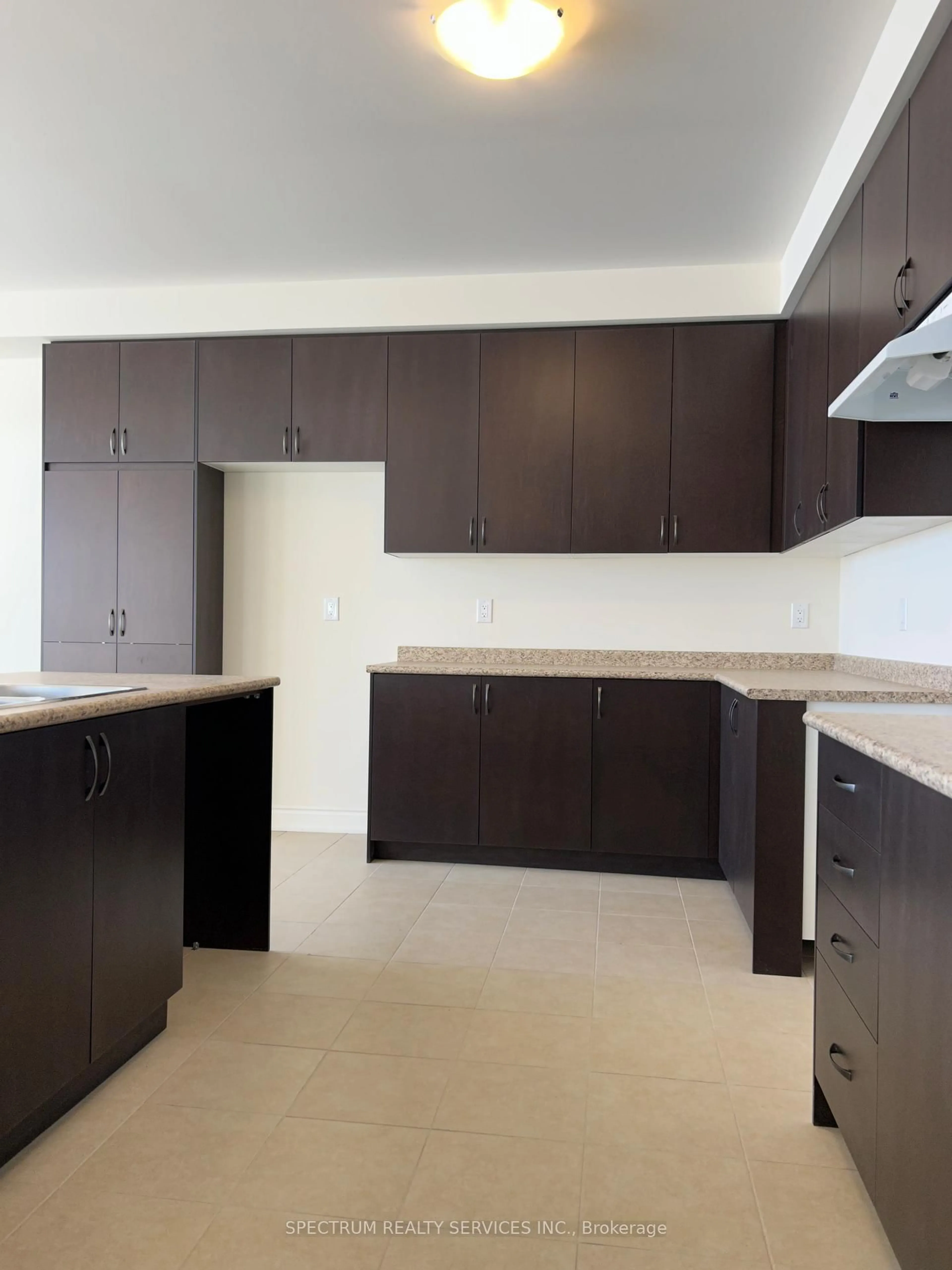 Standard kitchen, unknown for 148 Bloomfield Cres, Cambridge Ontario N1T 0G5