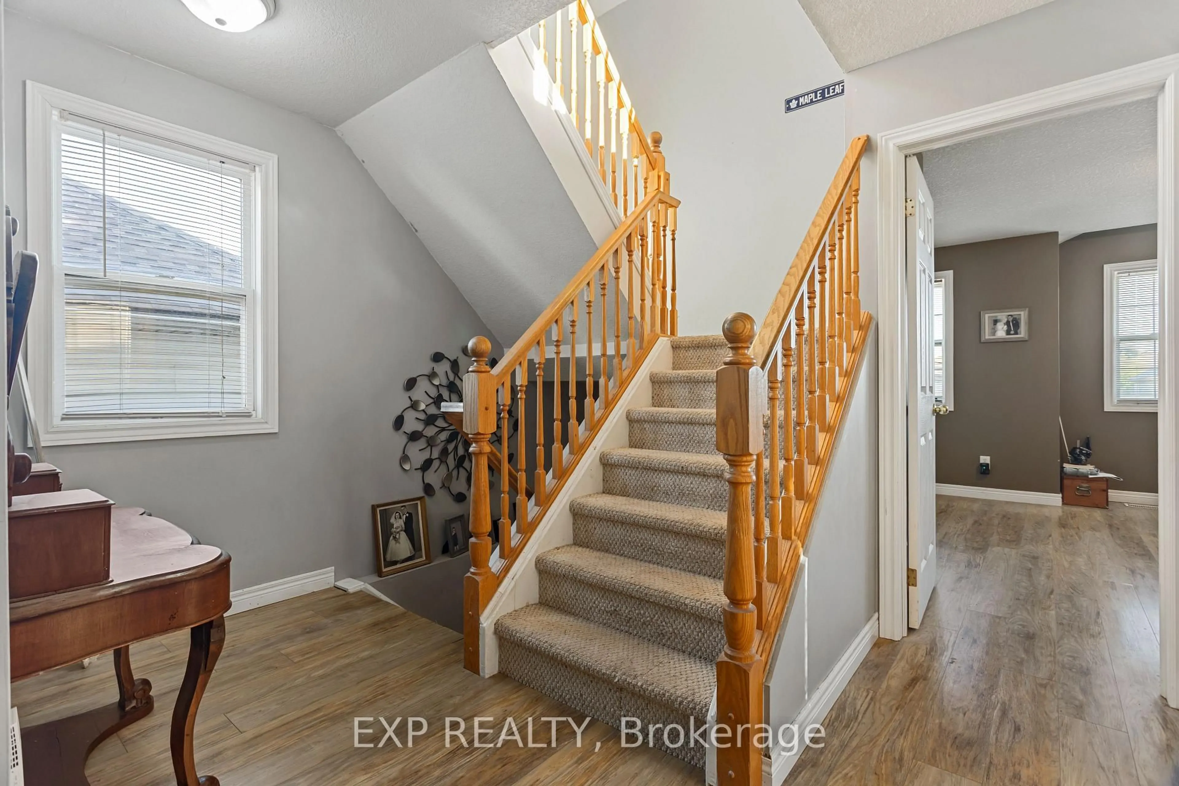 Unknown for 118 Chateau Cres, Cambridge Ontario N3H 5S3