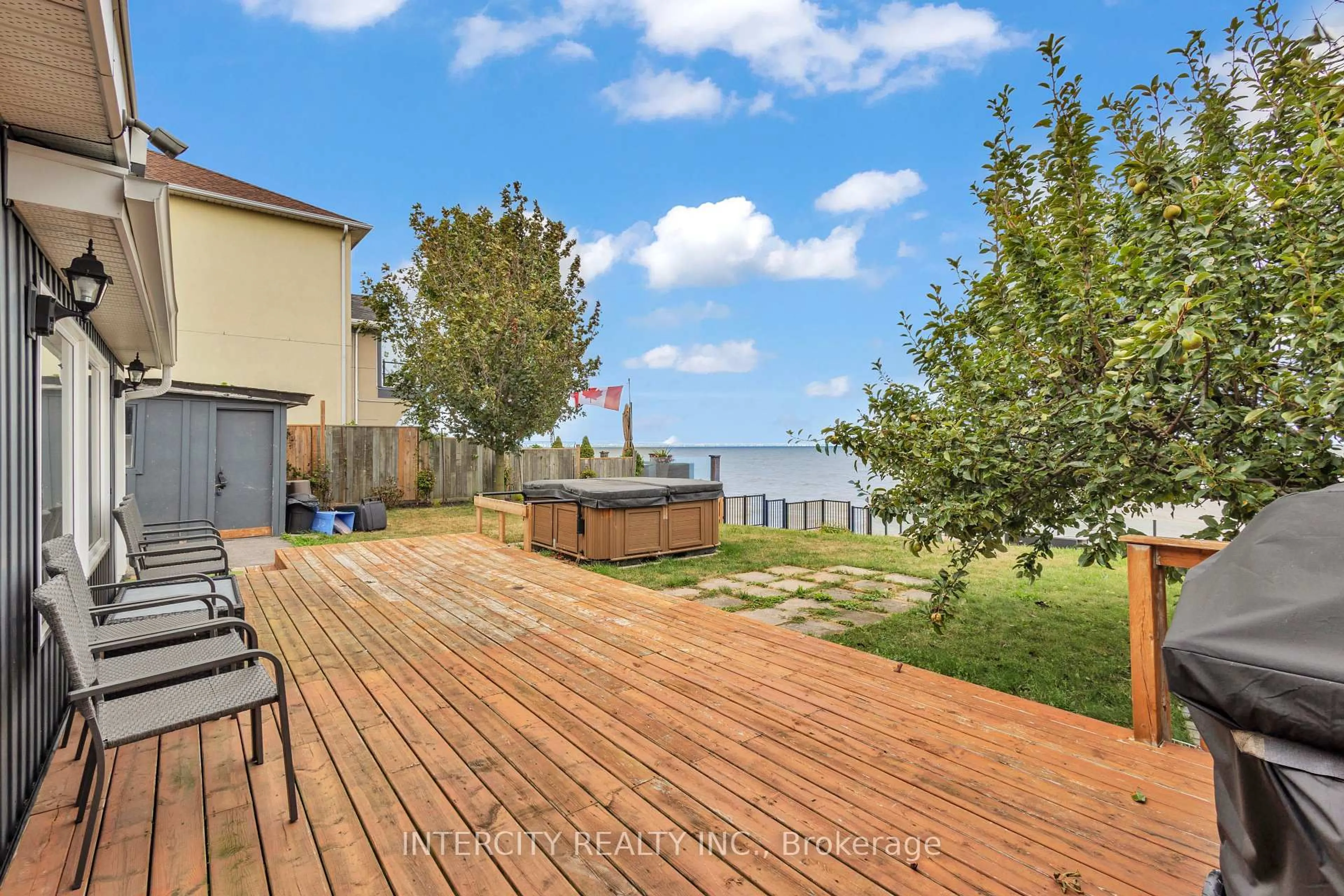 Patio, water/lake/river/ocean view for 24 Trillium Ave, Hamilton Ontario L8E 5E1