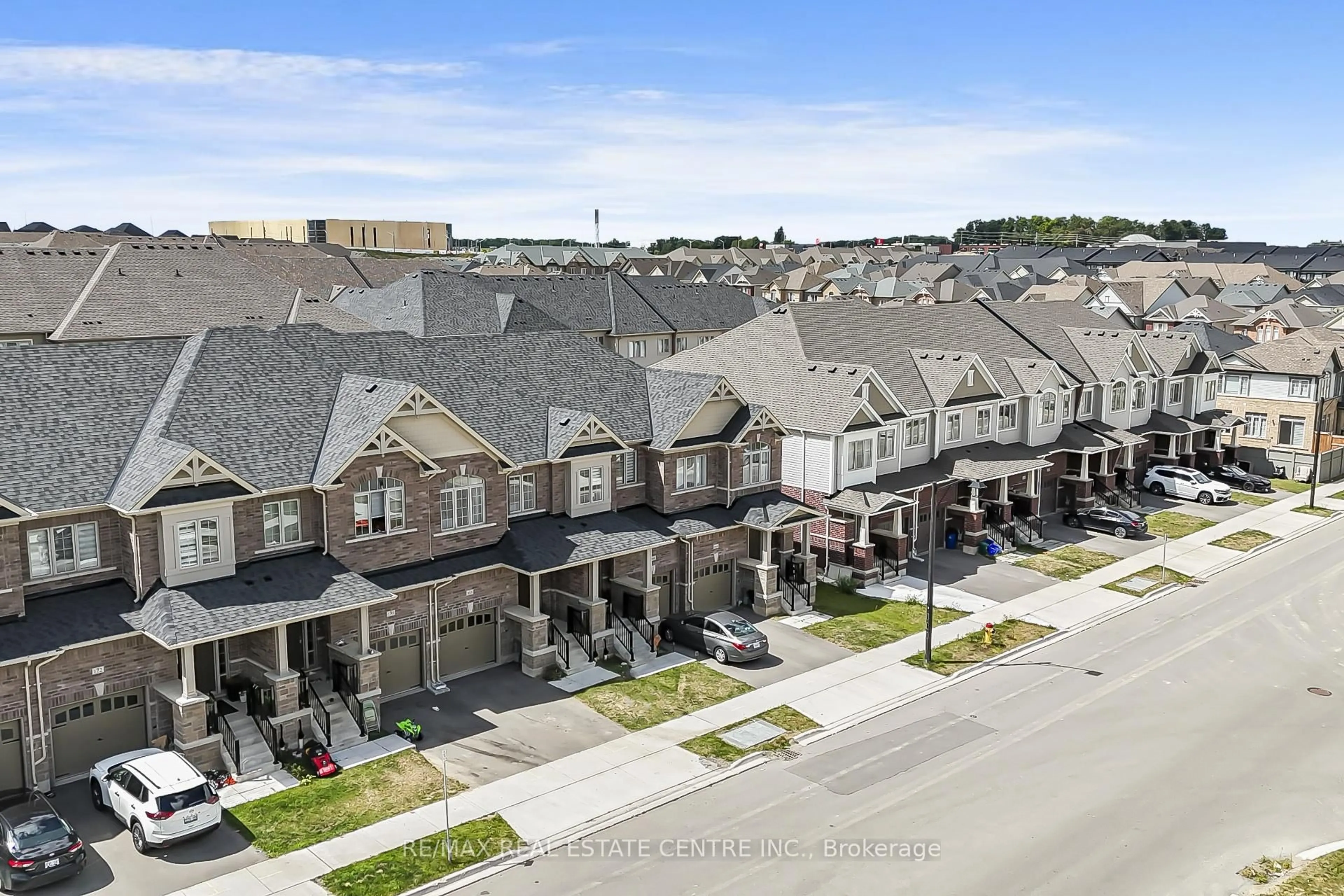 A pic from outside/outdoor area/front of a property/back of a property/a pic from drone, street for 168 Beckview Dr, Kitchener Ontario N2R 0S6