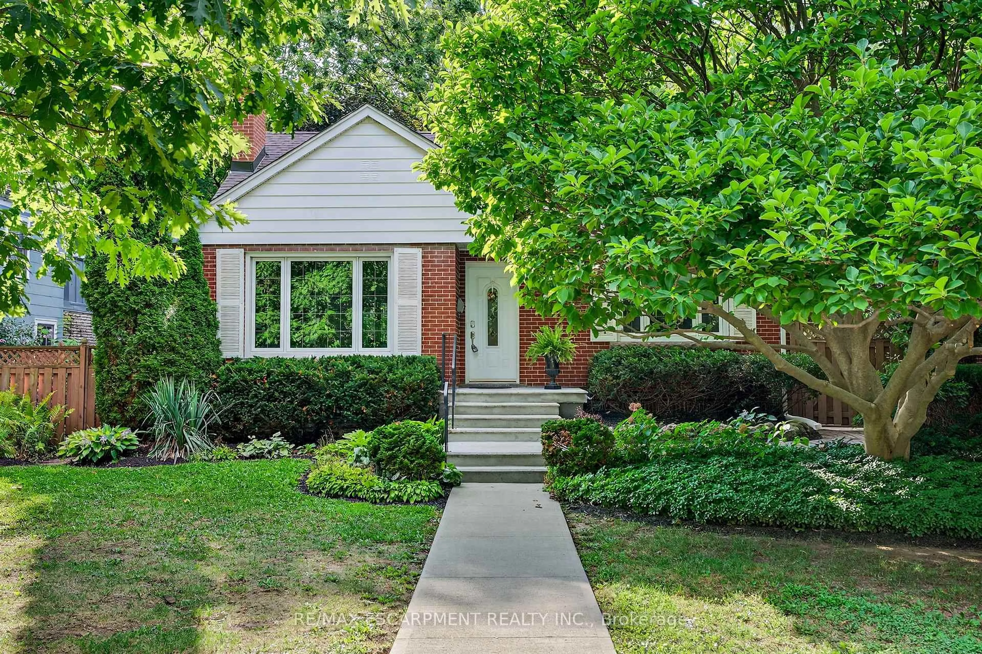 Home with brick exterior material, street for 16 Parkview Row, Hamilton Ontario L9H 2R9