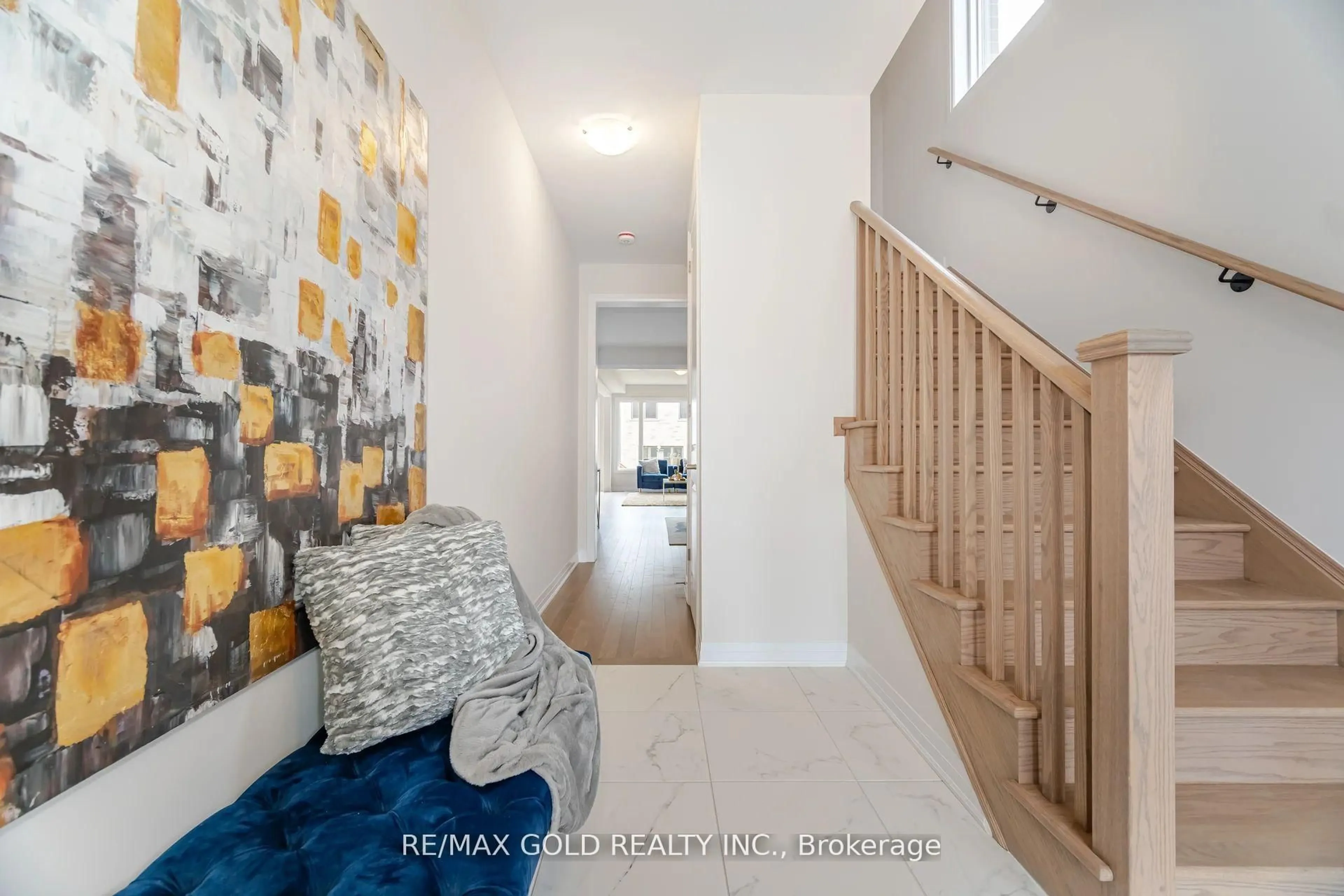 Indoor entryway for 25 Gibson Dr, Erin Ontario N0B 1T0