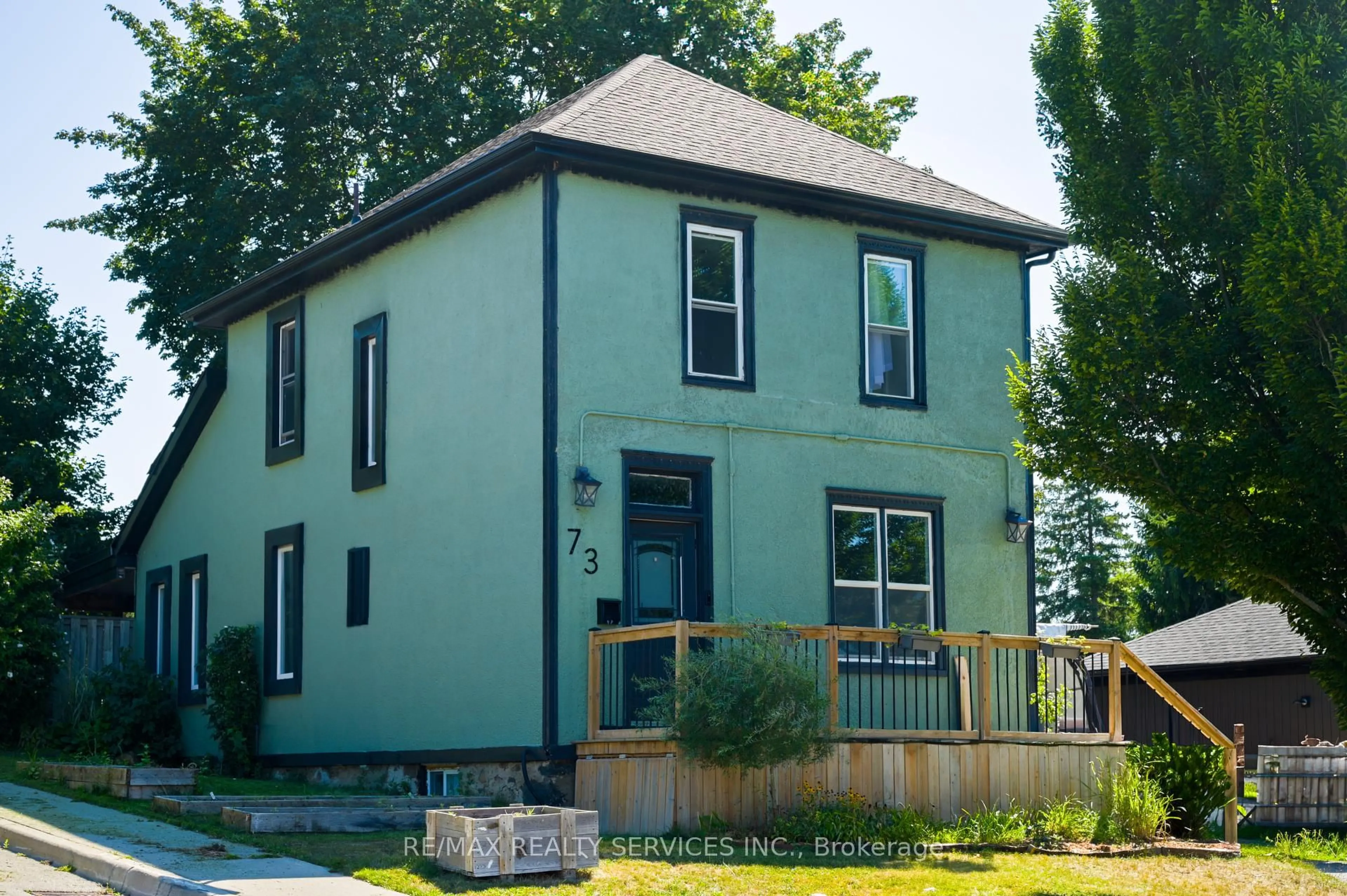 Home with vinyl exterior material, street for 73 Brock Street St, Woodstock Ontario N4S 3B7