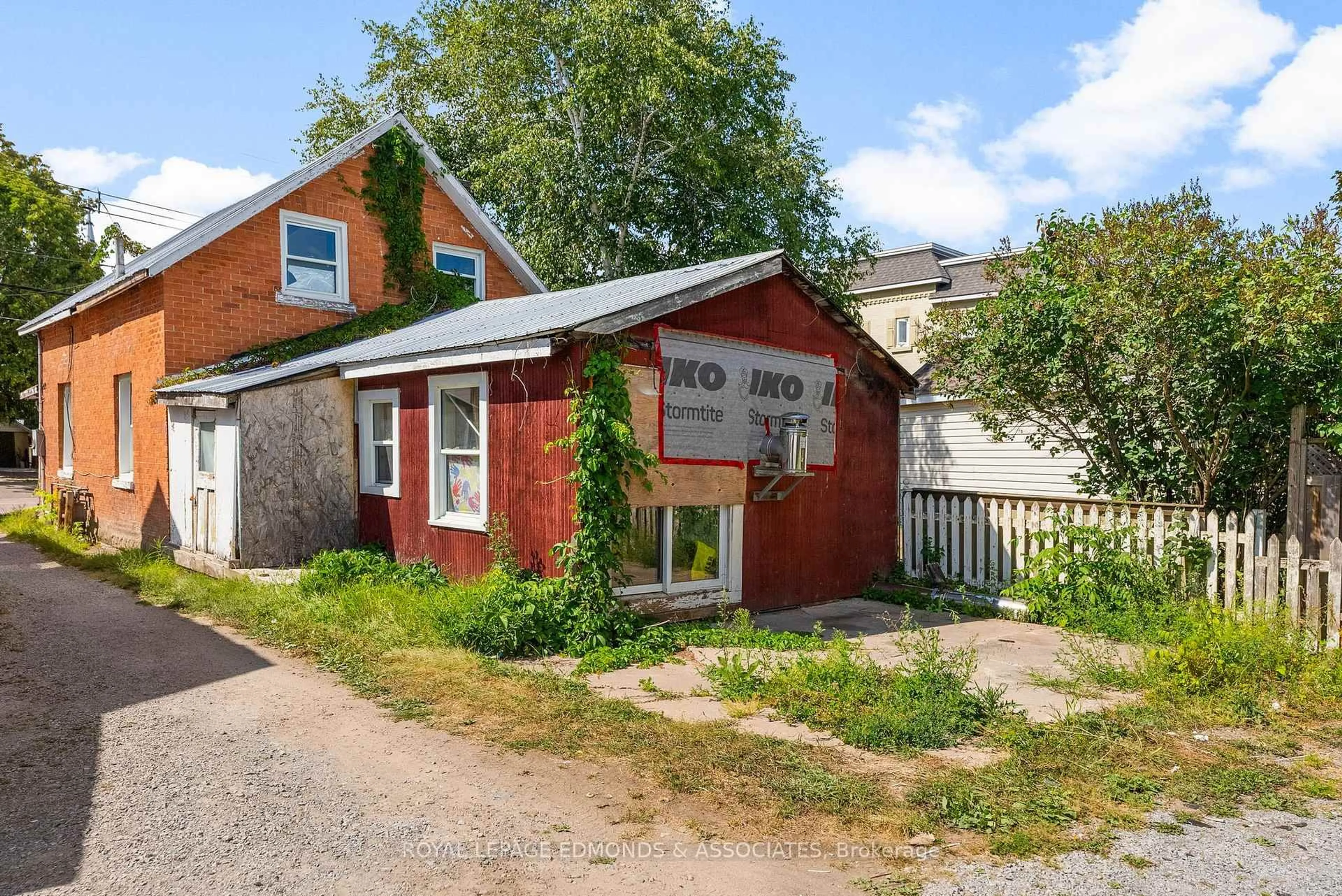 Shed for 375 CHRISTIE St, Pembroke Ontario K8A 4R8