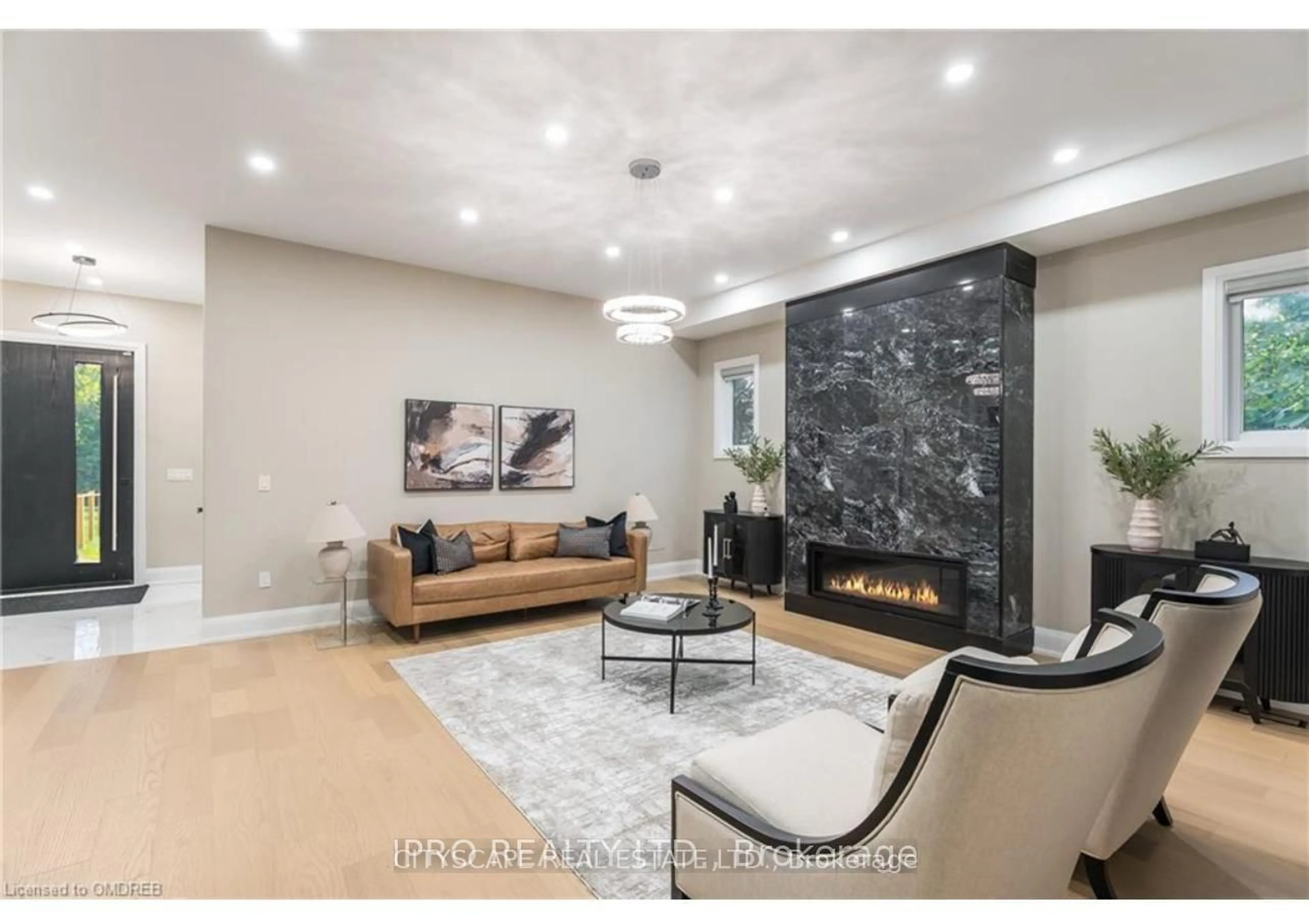 Living room with furniture, unknown for 6 Campview Rd, Hamilton Ontario L8E 5E2