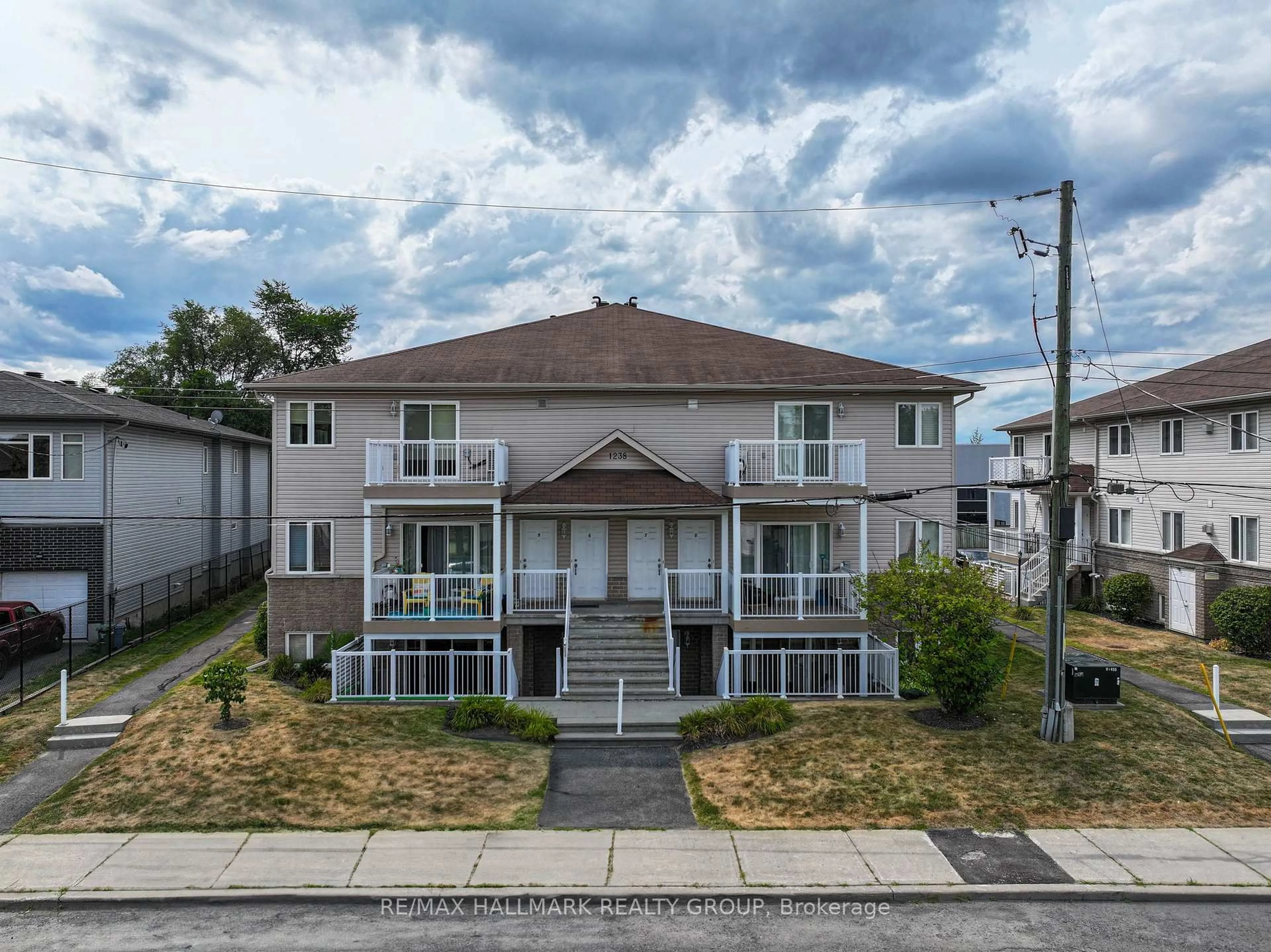 A pic from outside/outdoor area/front of a property/back of a property/a pic from drone, street for 1238 Marenger St #14, Ottawa Ontario K1C 1S2