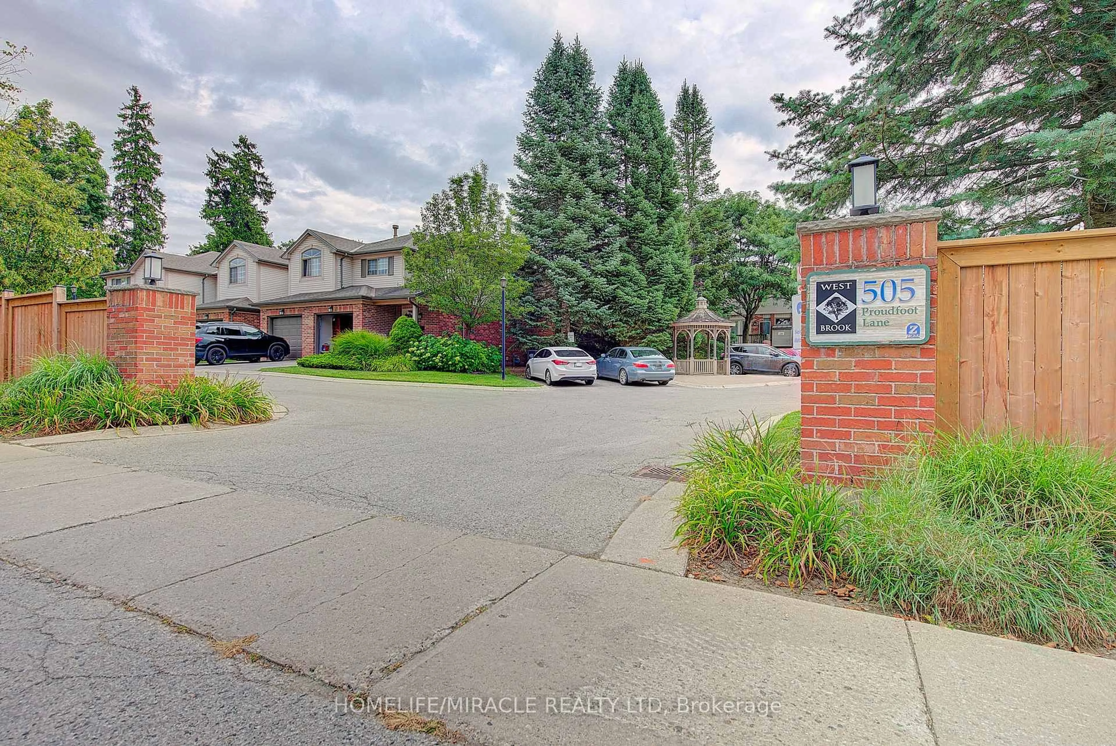 A pic from outside/outdoor area/front of a property/back of a property/a pic from drone, street for 505 Proudfoot Lane #1, London North Ontario N6H 5N9