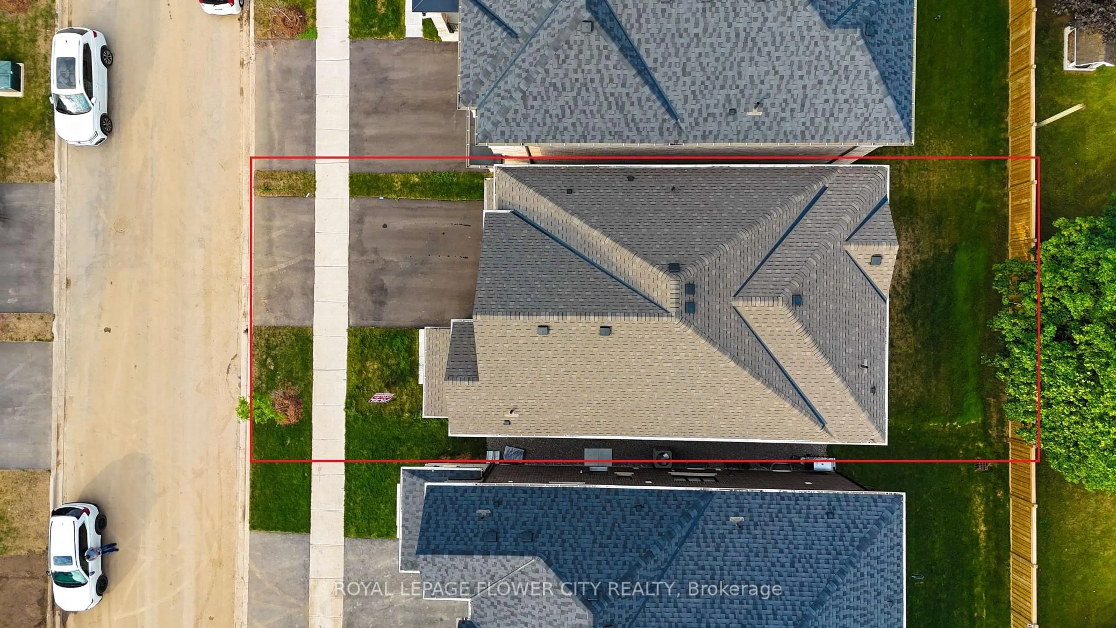 A pic from outside/outdoor area/front of a property/back of a property/a pic from drone, city buildings view from balcony for 29 Tyler Ave, Erin Ontario N0B 1T0