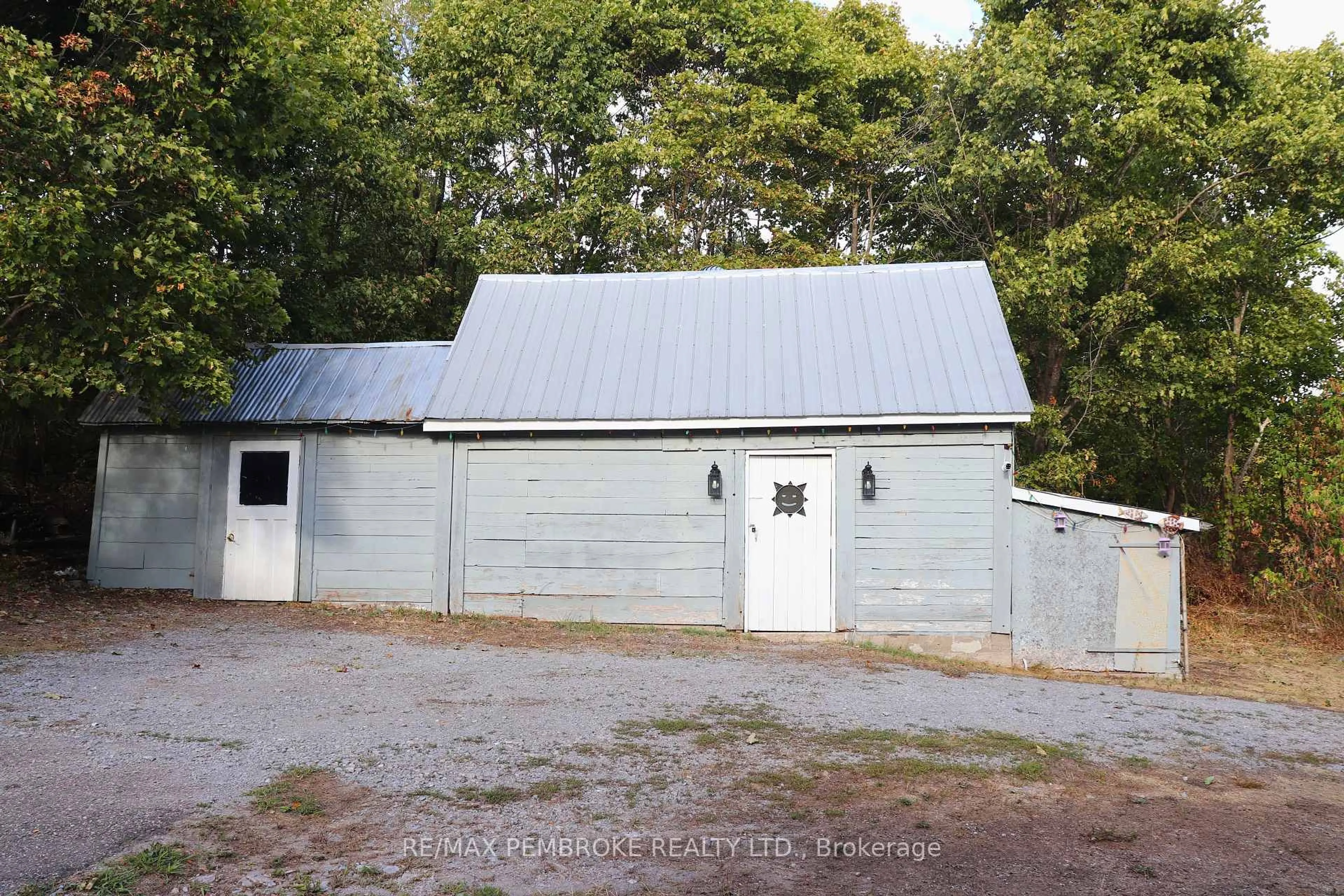 Shed for 1796 Mill St, Eganville Ontario K0J 1T0
